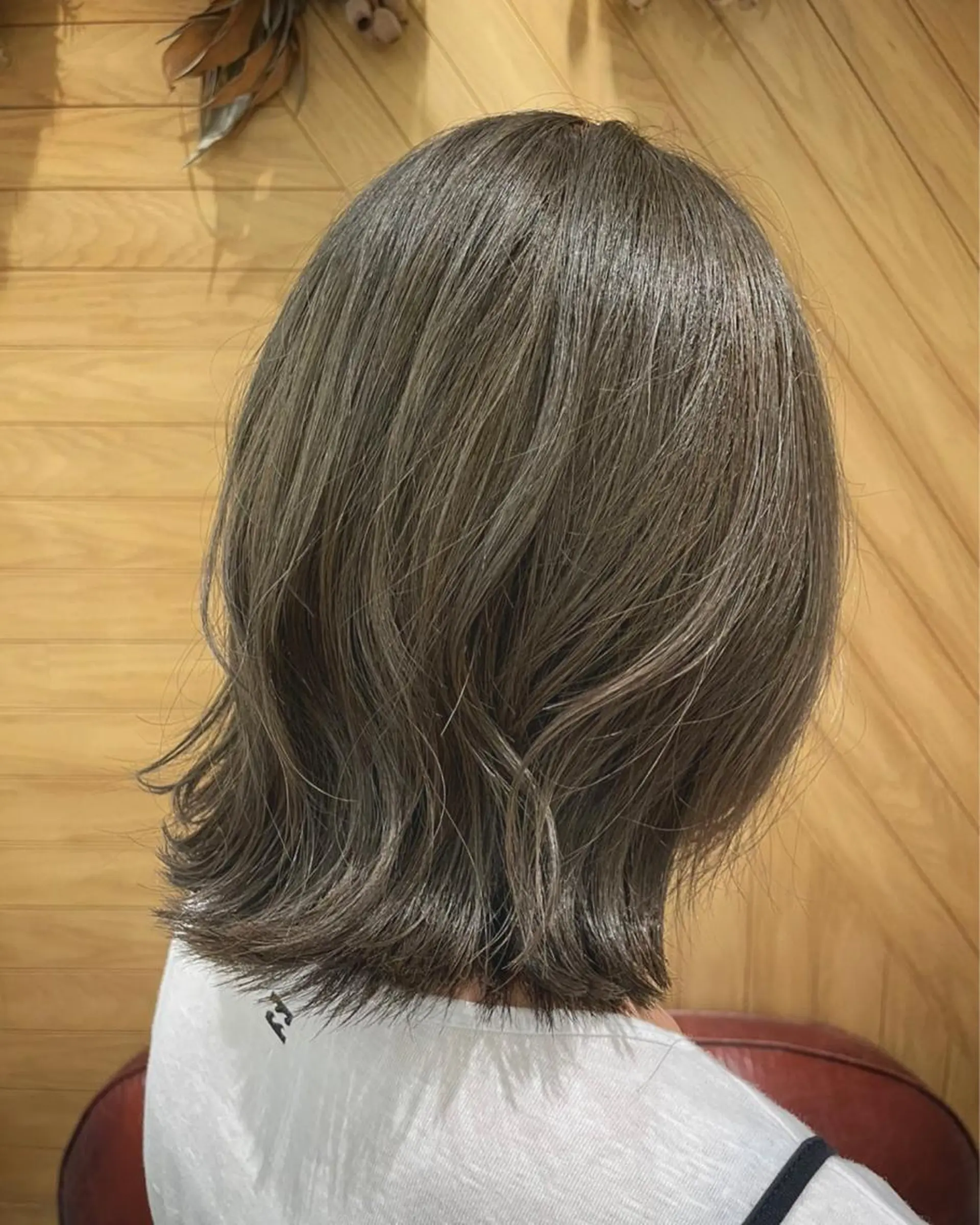 ミディアム アッシュ 高木 櫻のヘアスタイル