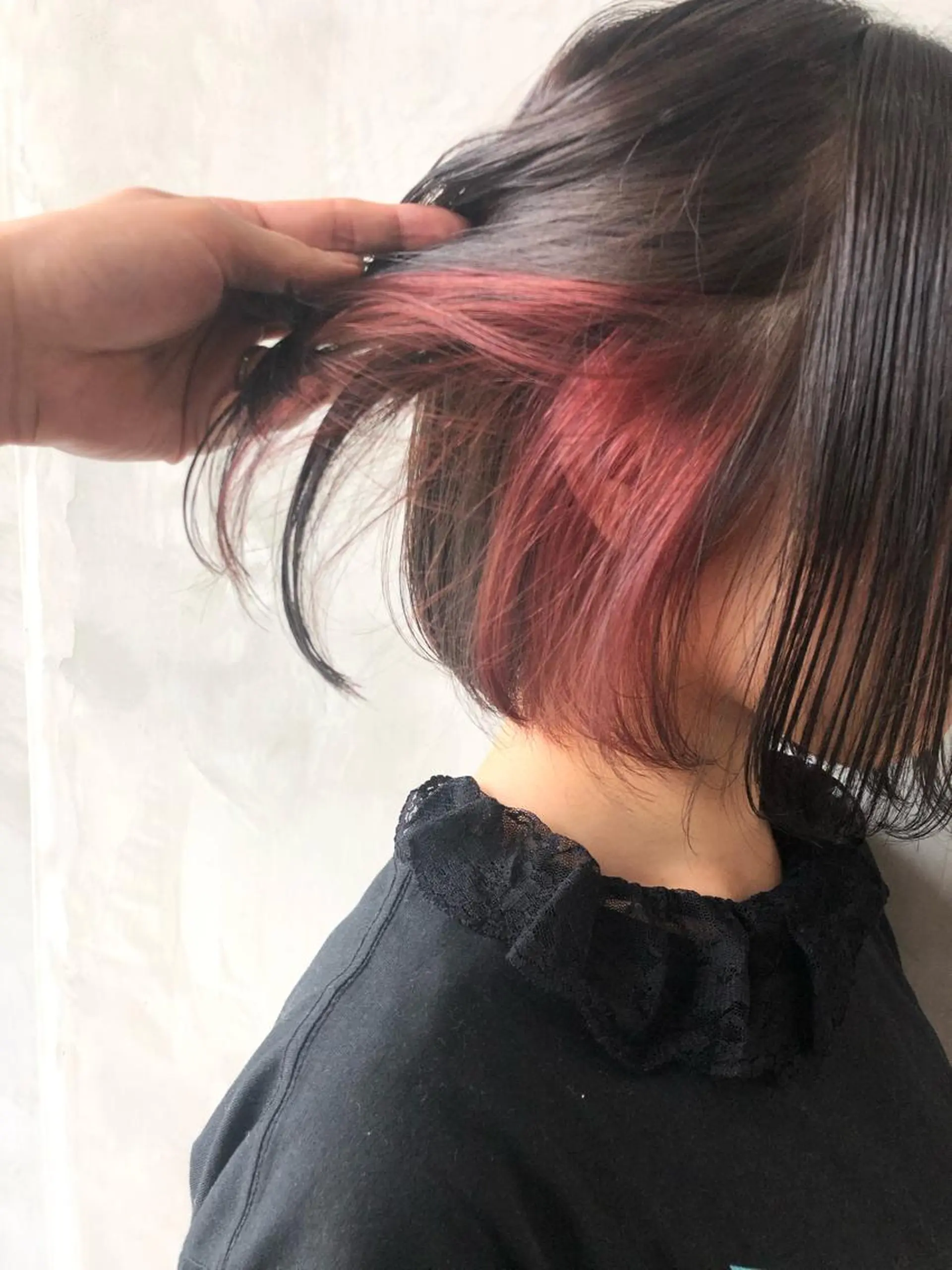 ミディアム カラー パーマ ヘアアレンジ ピンクカラー カット ヘアカラー トリートメント TOMO GEEKS代表のヘアスタイル