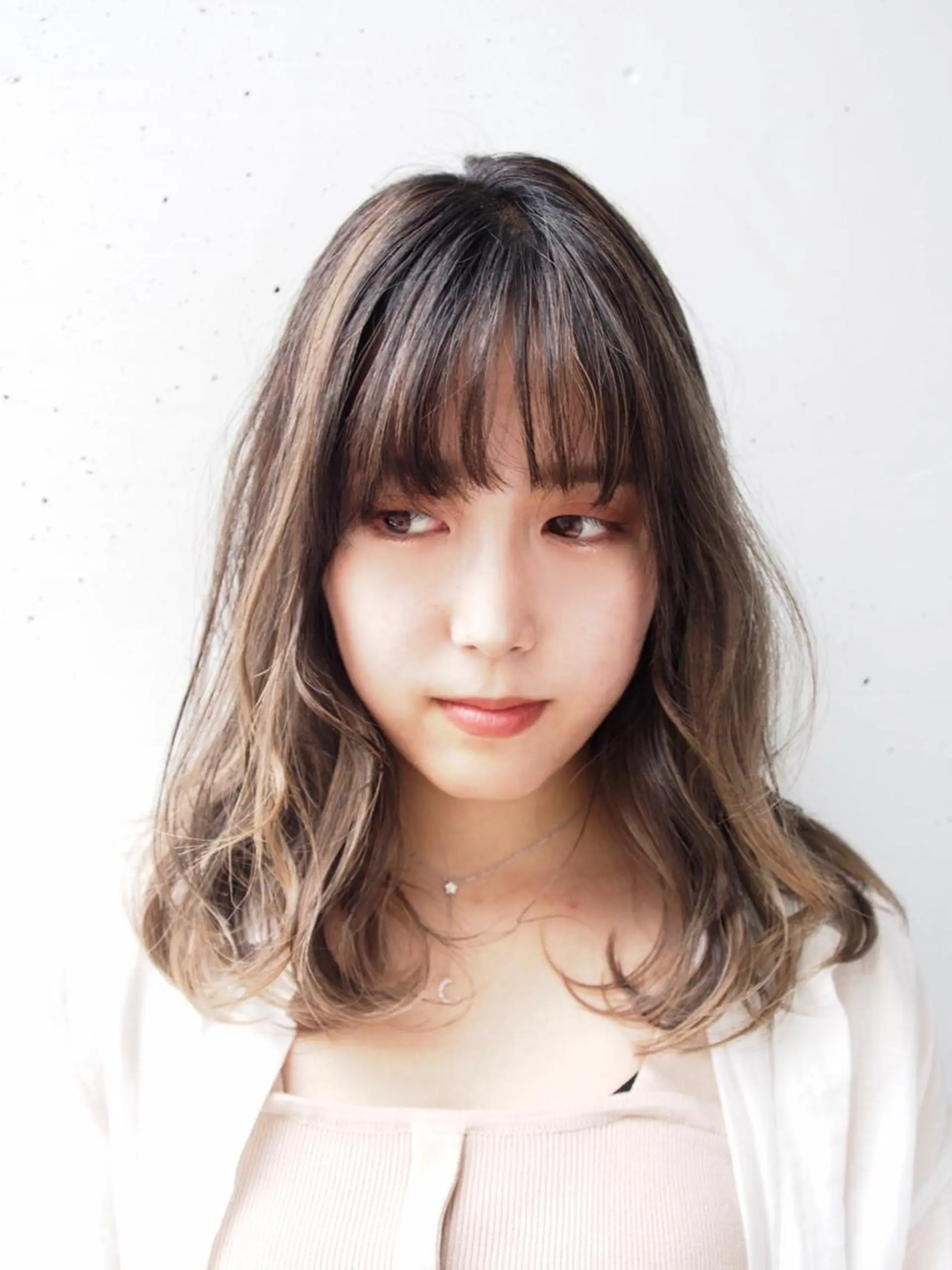 ミディアム カラー ミディアムパーマ グレージュ ハイライトカラー ネイビーカラー 外国人風カラー 髪質改善特化❇️ ストウシンゴのヘアスタイル