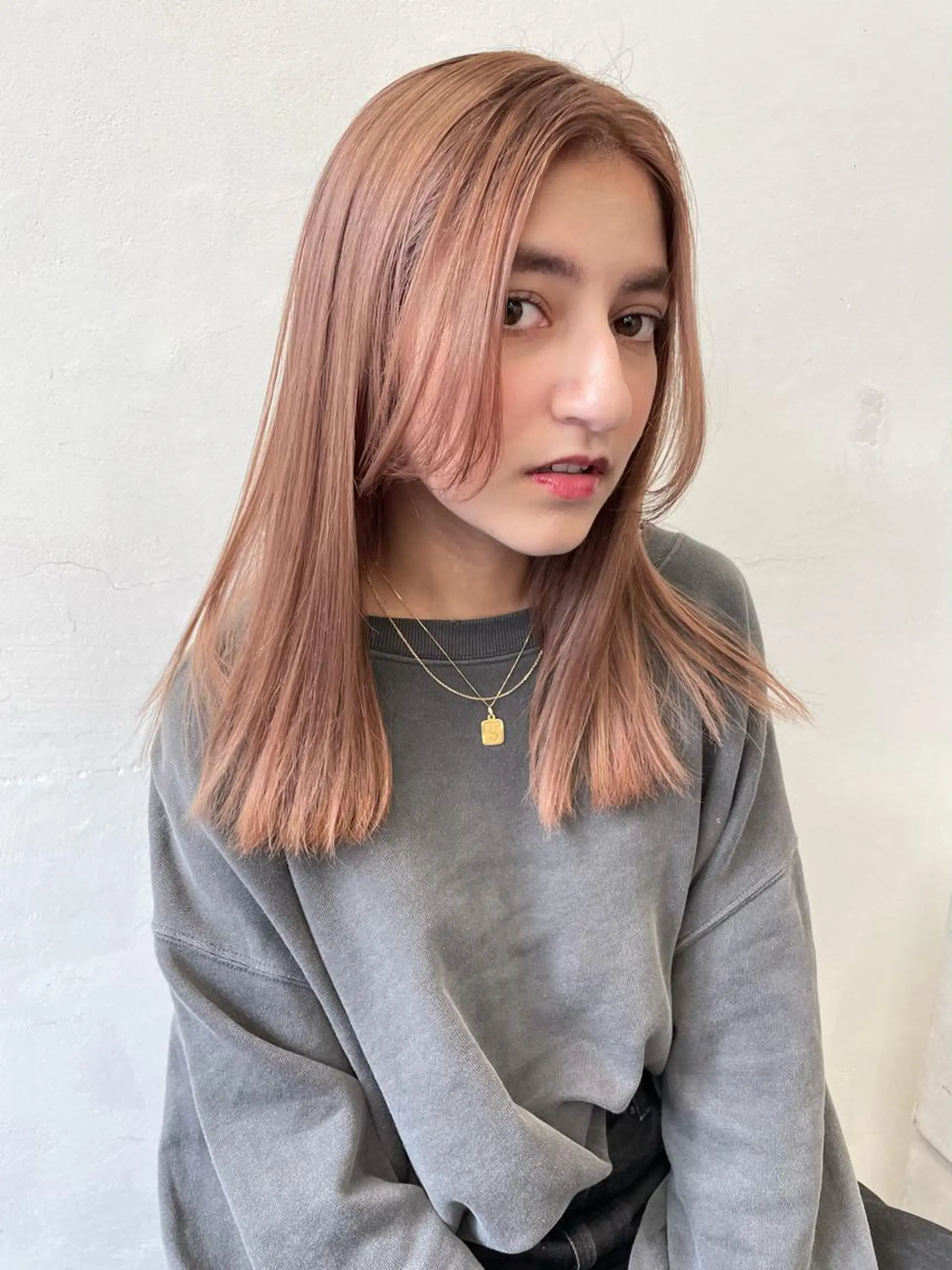 セミロング カラー パーマ ヘアアレンジ メンズ キッズ ネイル マツエク・マツパ アイブロウ メンズブリーチ ブリーチ ピンクカラー カラーマツエク ピンク カット ヘアカラー トリートメント 艶ハイトーン/ヘア アレンジAYAKAのヘアスタイル