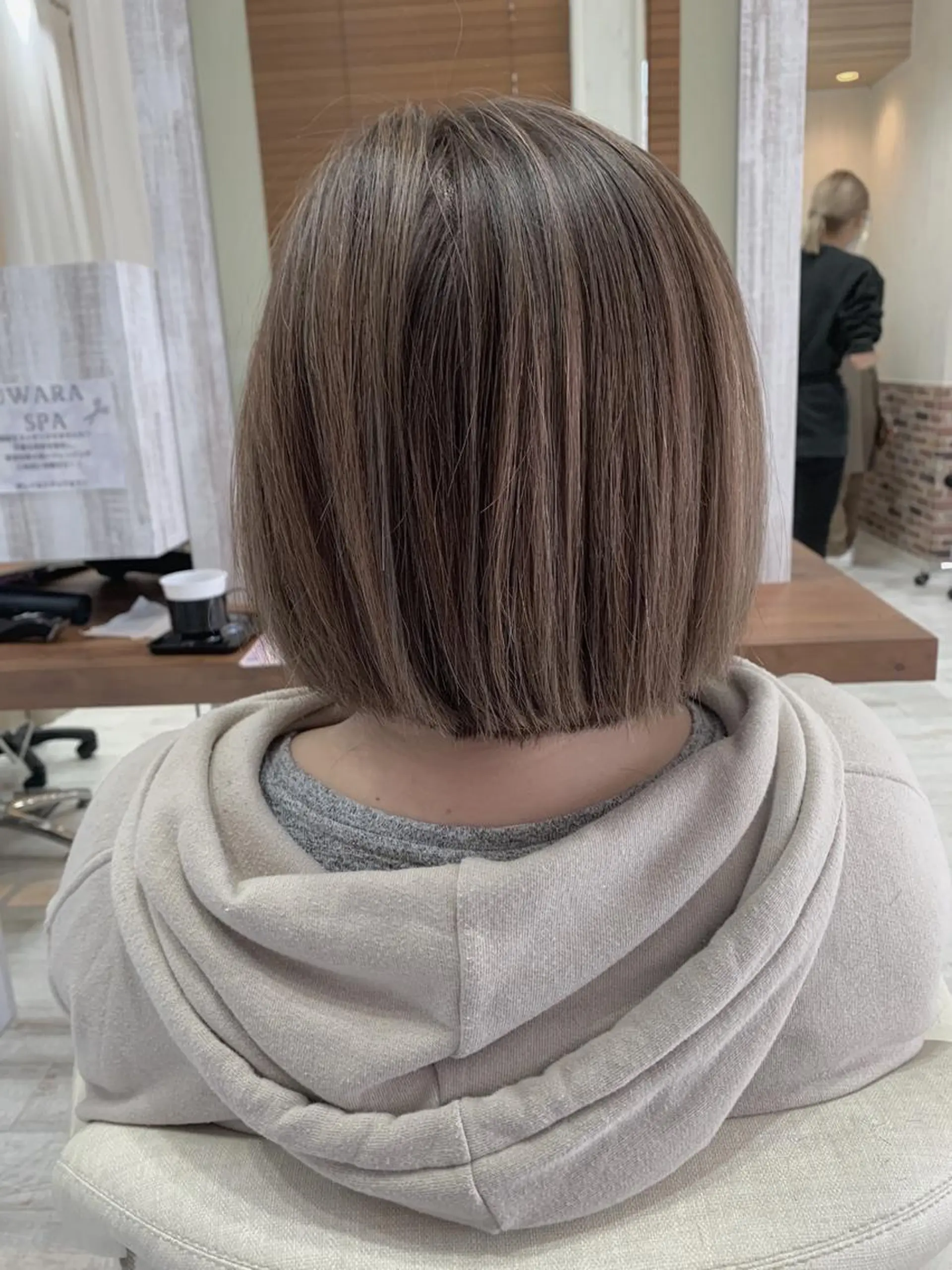 ショート ボブ ハイライト カット ヘアカラー brace 立花のヘアスタイル
