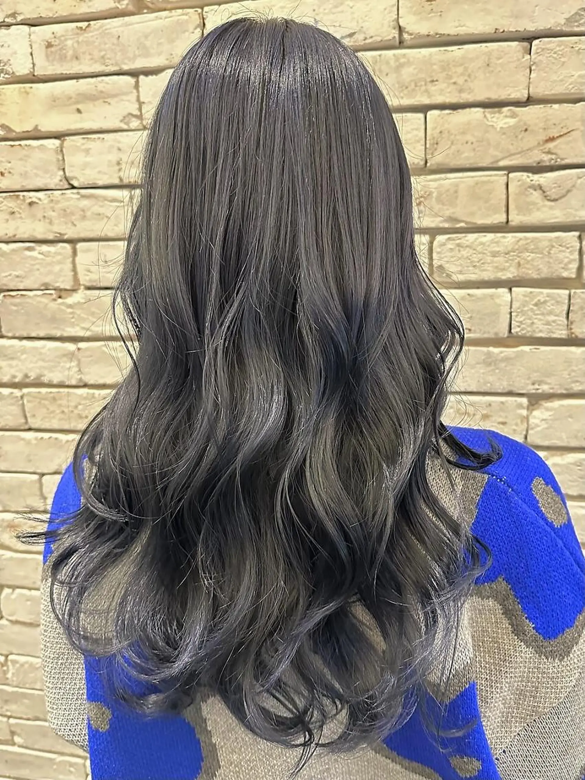ロング カラー ルシードスタイル REVEのヘアスタイル