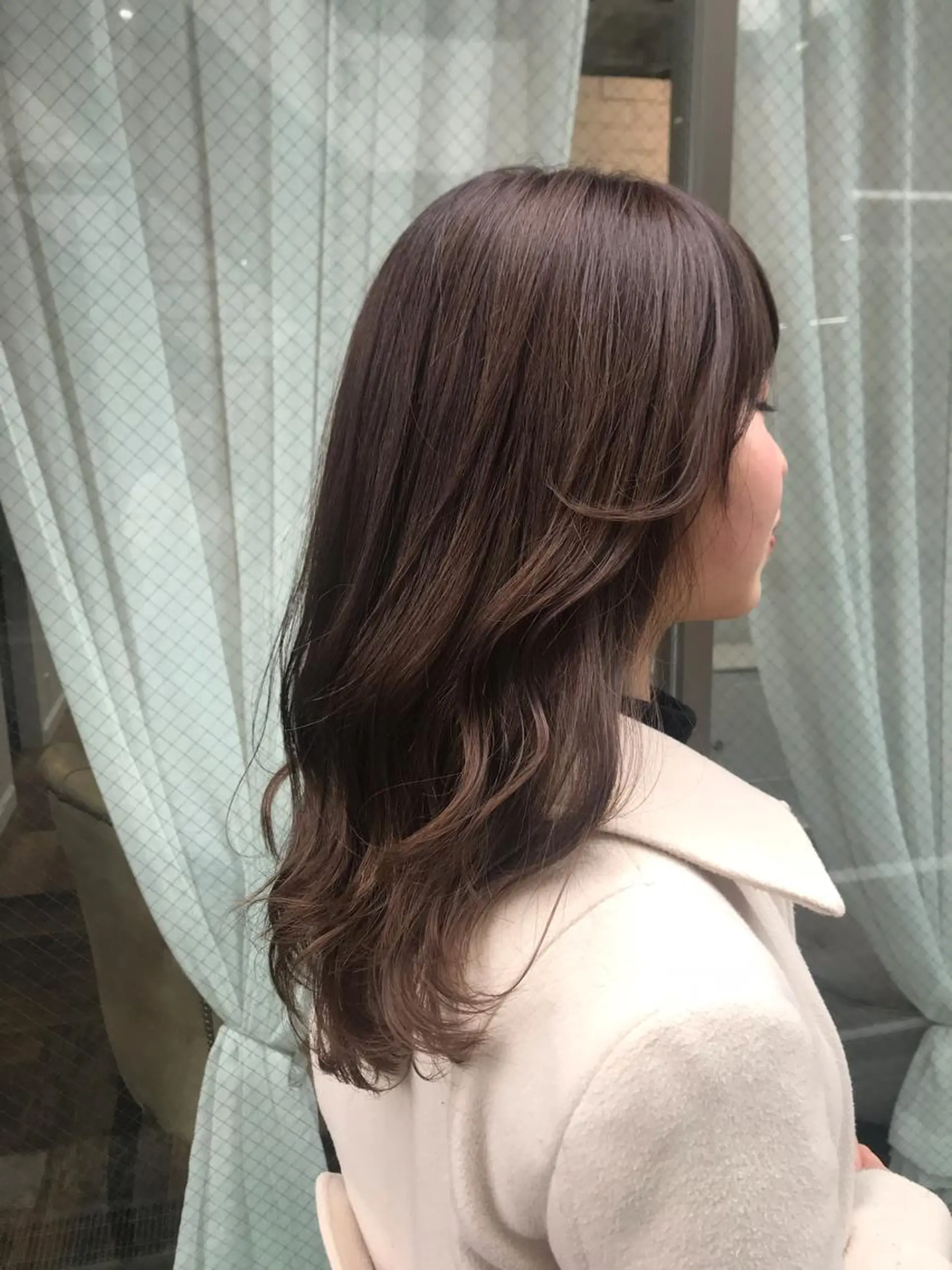 ロング カラー いけだ　ひかり ハイライトくびれヘアのヘアスタイル