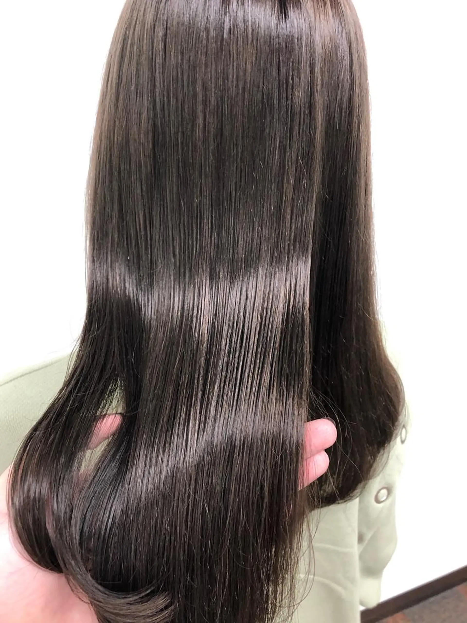 ロング シンタニ ナオトのヘアスタイル