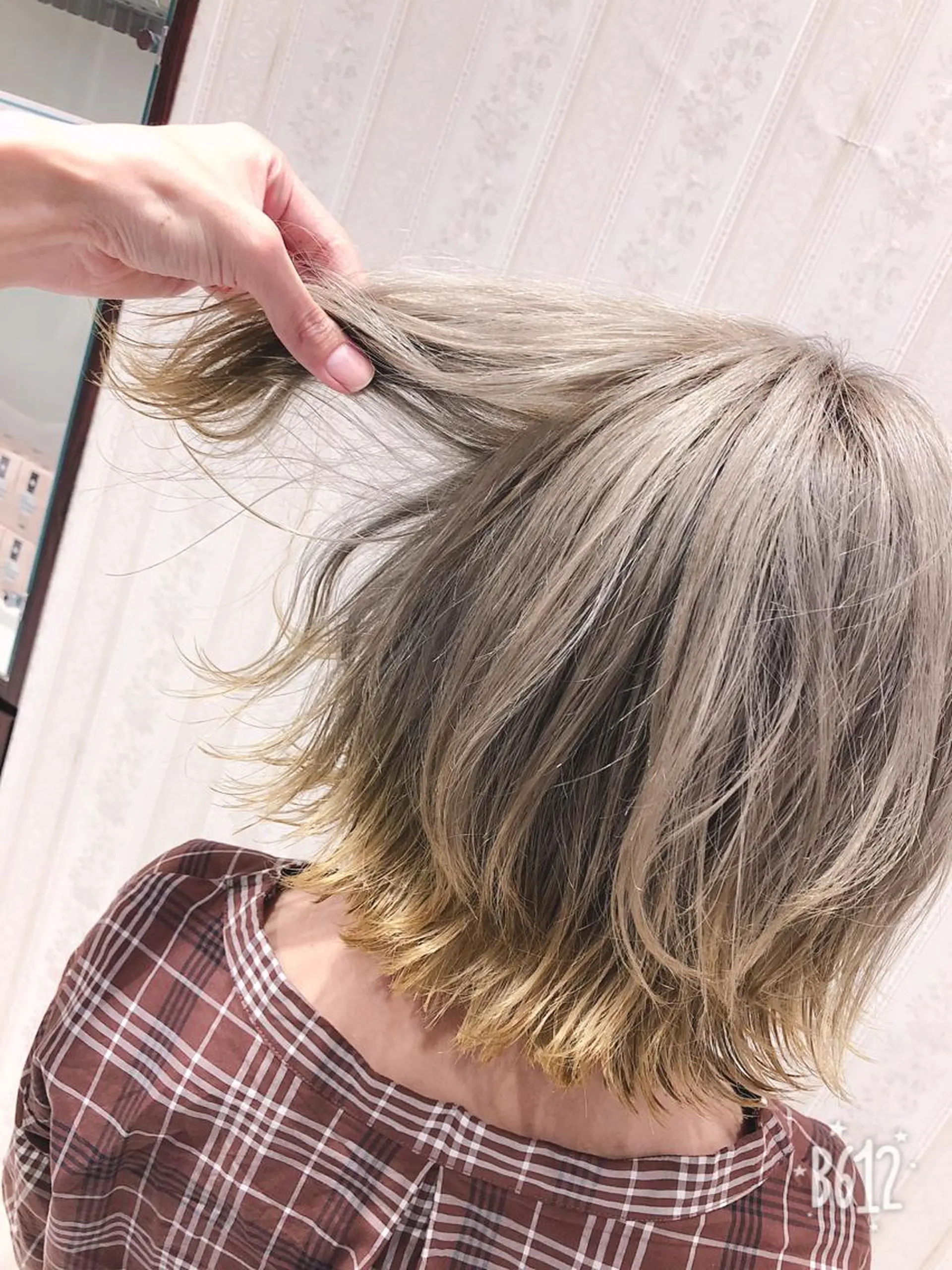 ショート カラー イエローカラー ヘアカラー トリートメント 名畑 裕貴のヘアスタイル