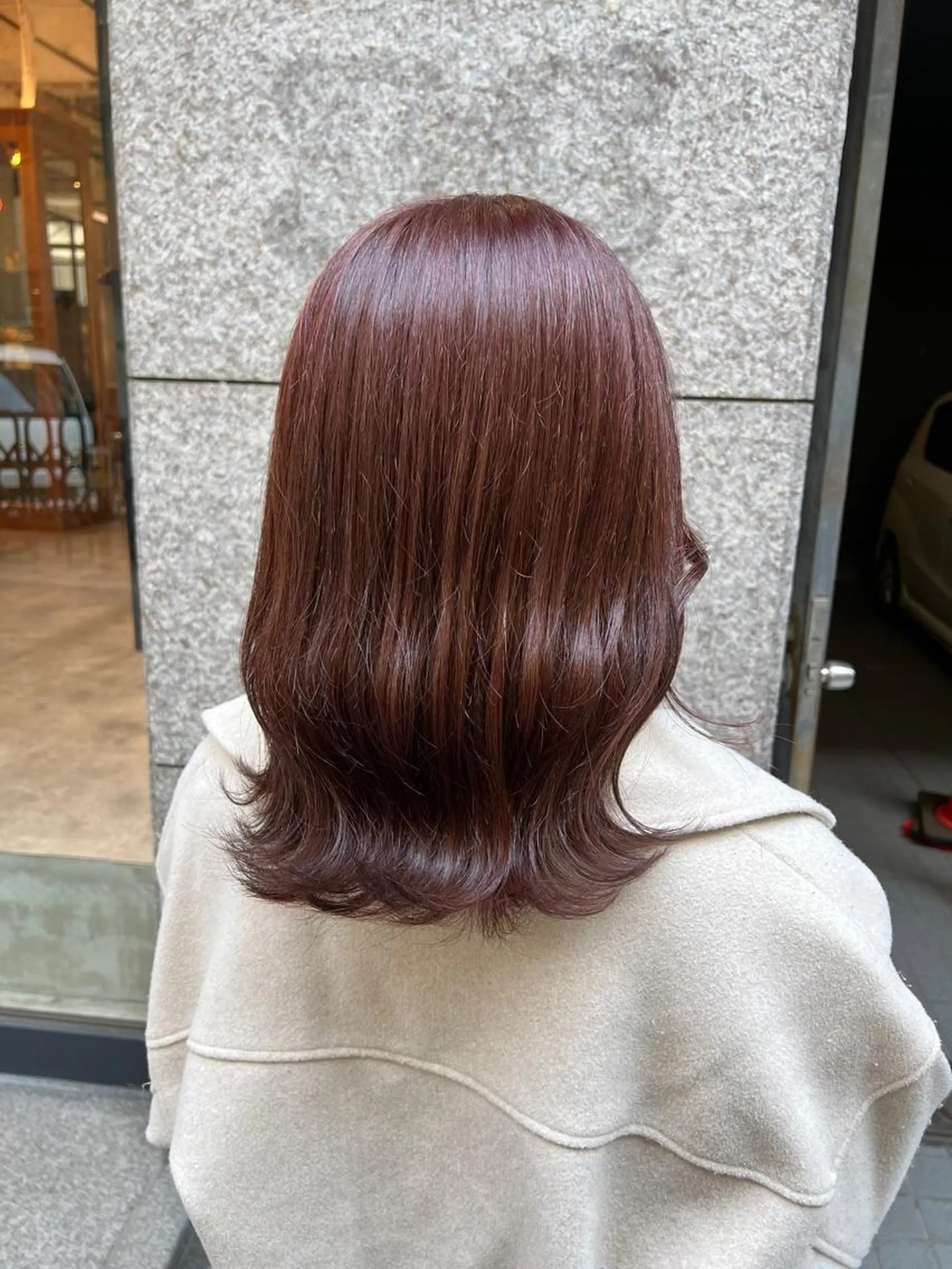 セミロング カラー 黒髪 ブラウンカラー ピンクカラー ピンクブラウン カット ヘアカラー トリートメント ノイシキ サキのヘアスタイル