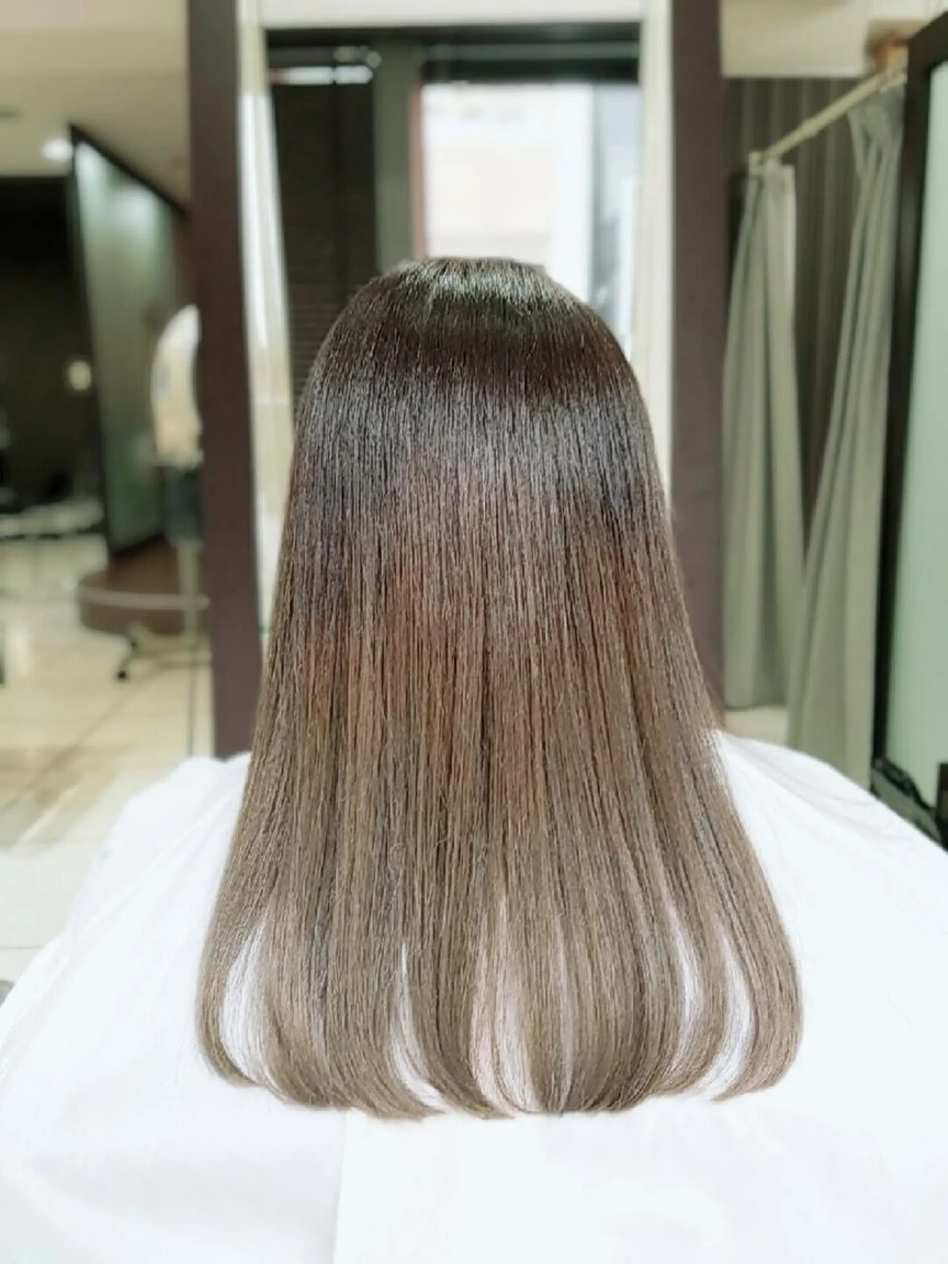 ミディアム newi WASHIOのヘアスタイル