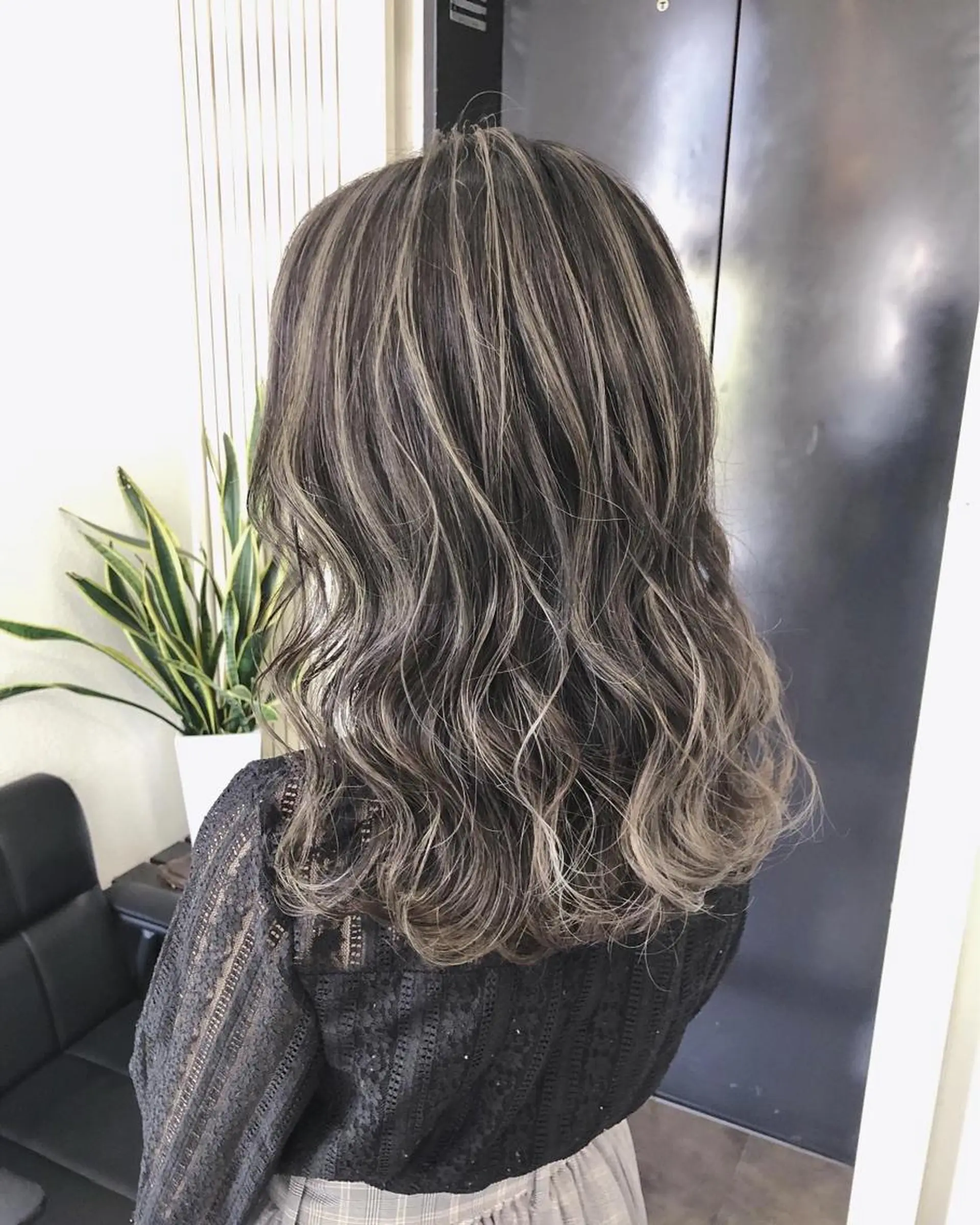 ロング カラー mimiiy梅田 中崎町ハイトーンのヘアスタイル