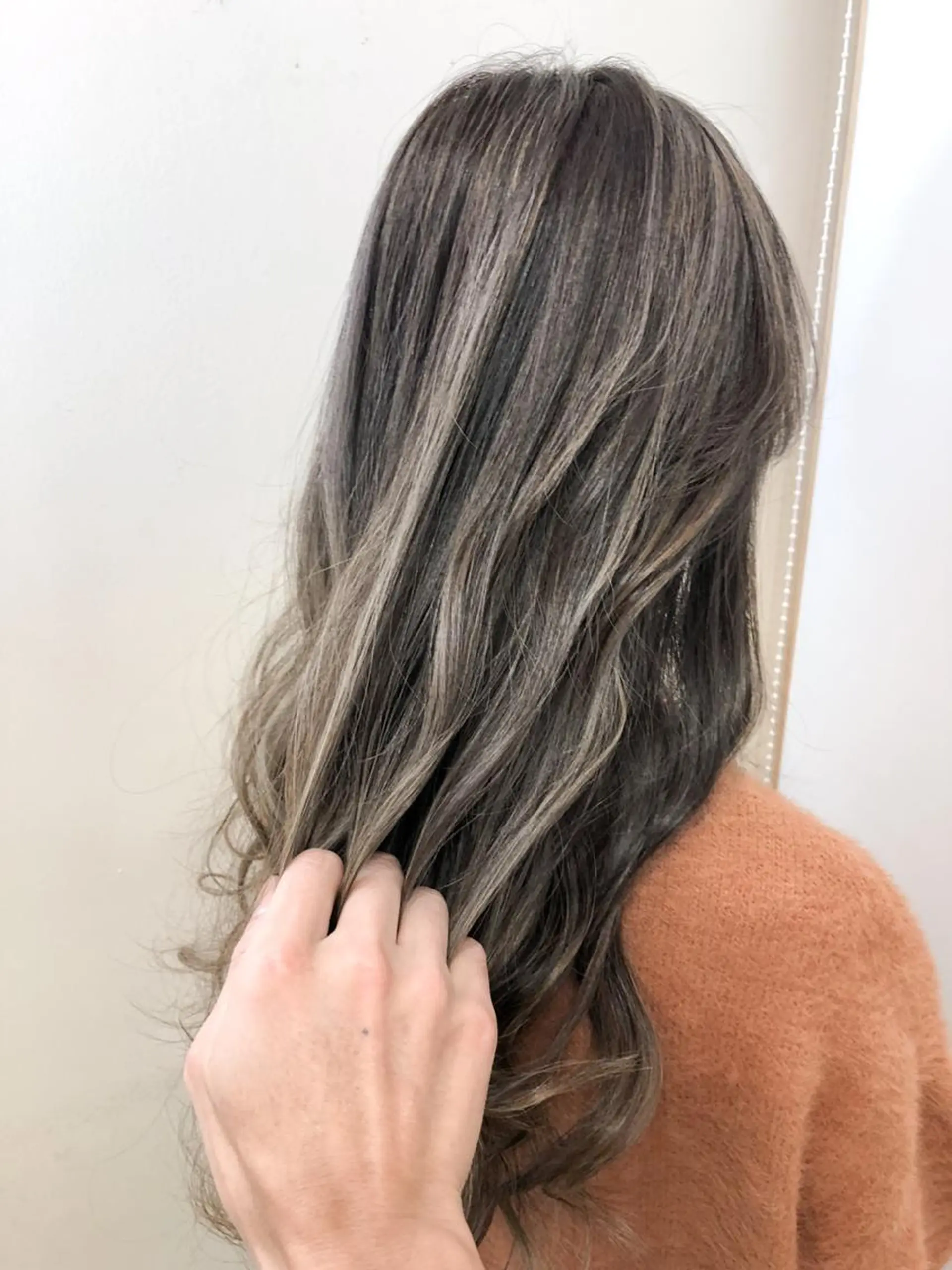 ロング カラー ハイライトカラー ハイライト WONK. ウォンク 心斎橋のヘアスタイル