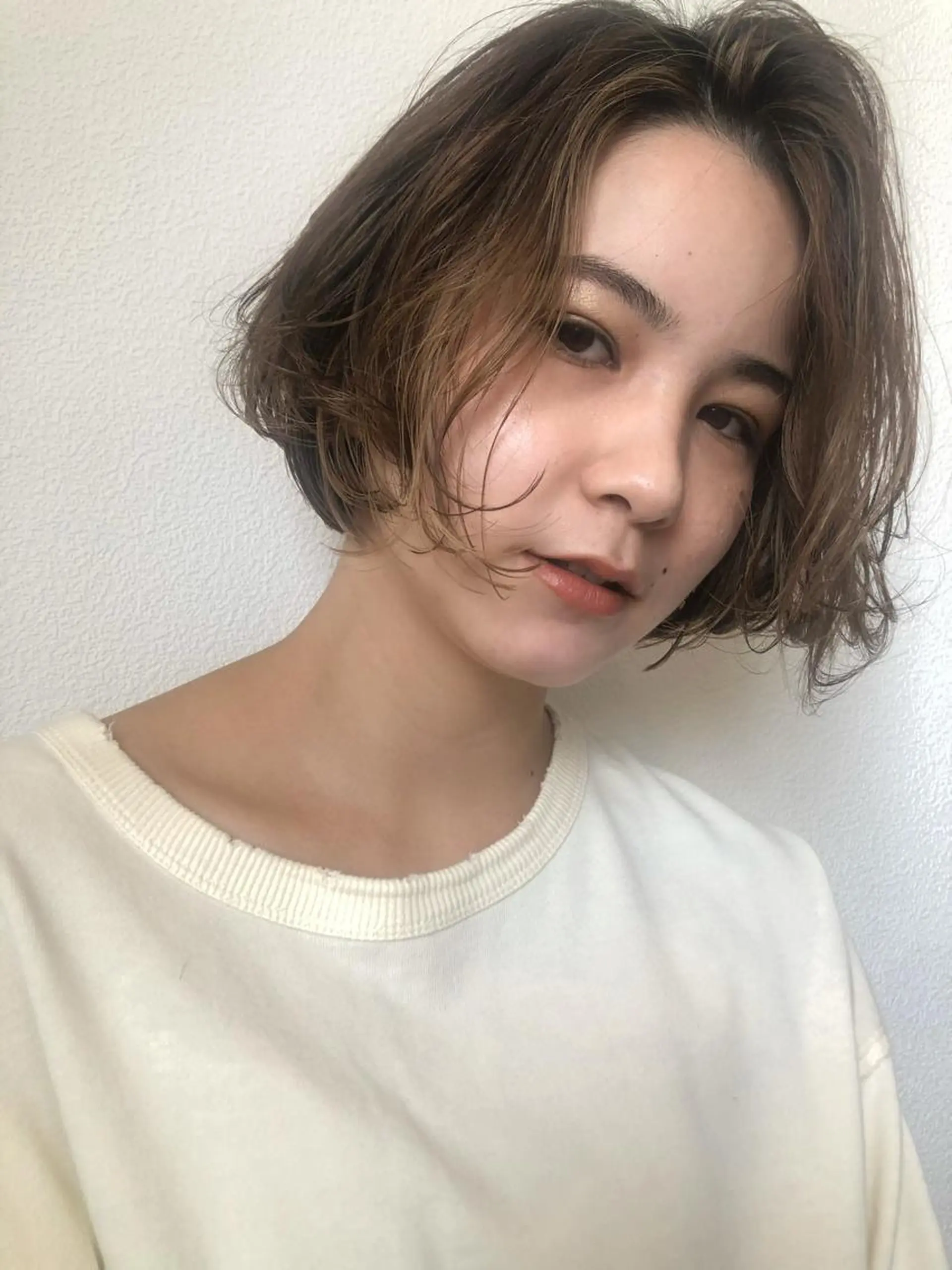 ショート カラー パーマ 🩰オリーブ/ ベージュ松本咲花🩰のヘアスタイル