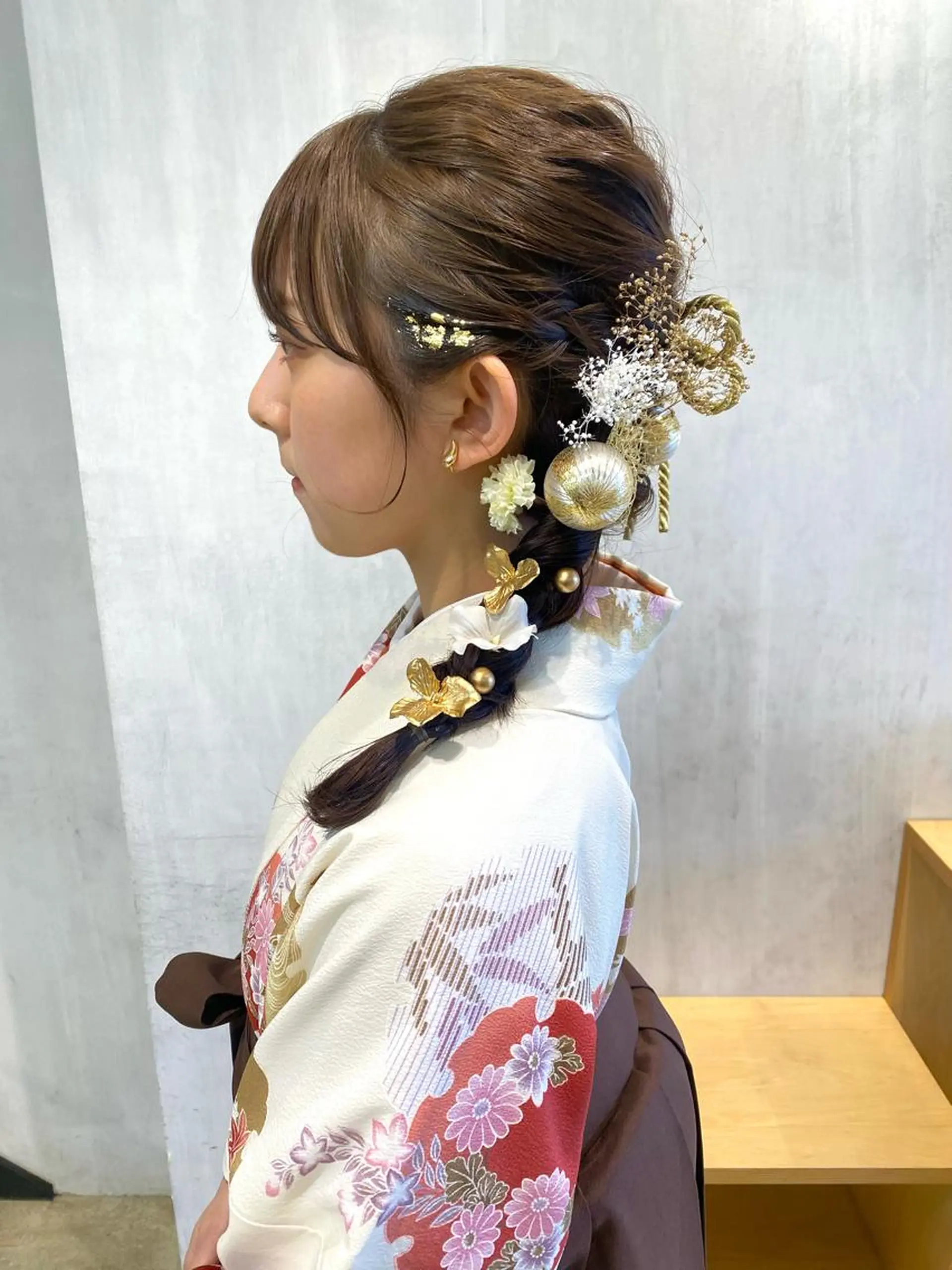 セミロング ヘアアレンジ 卒業式のヘアスタイル 亀井 里奈のヘアスタイル