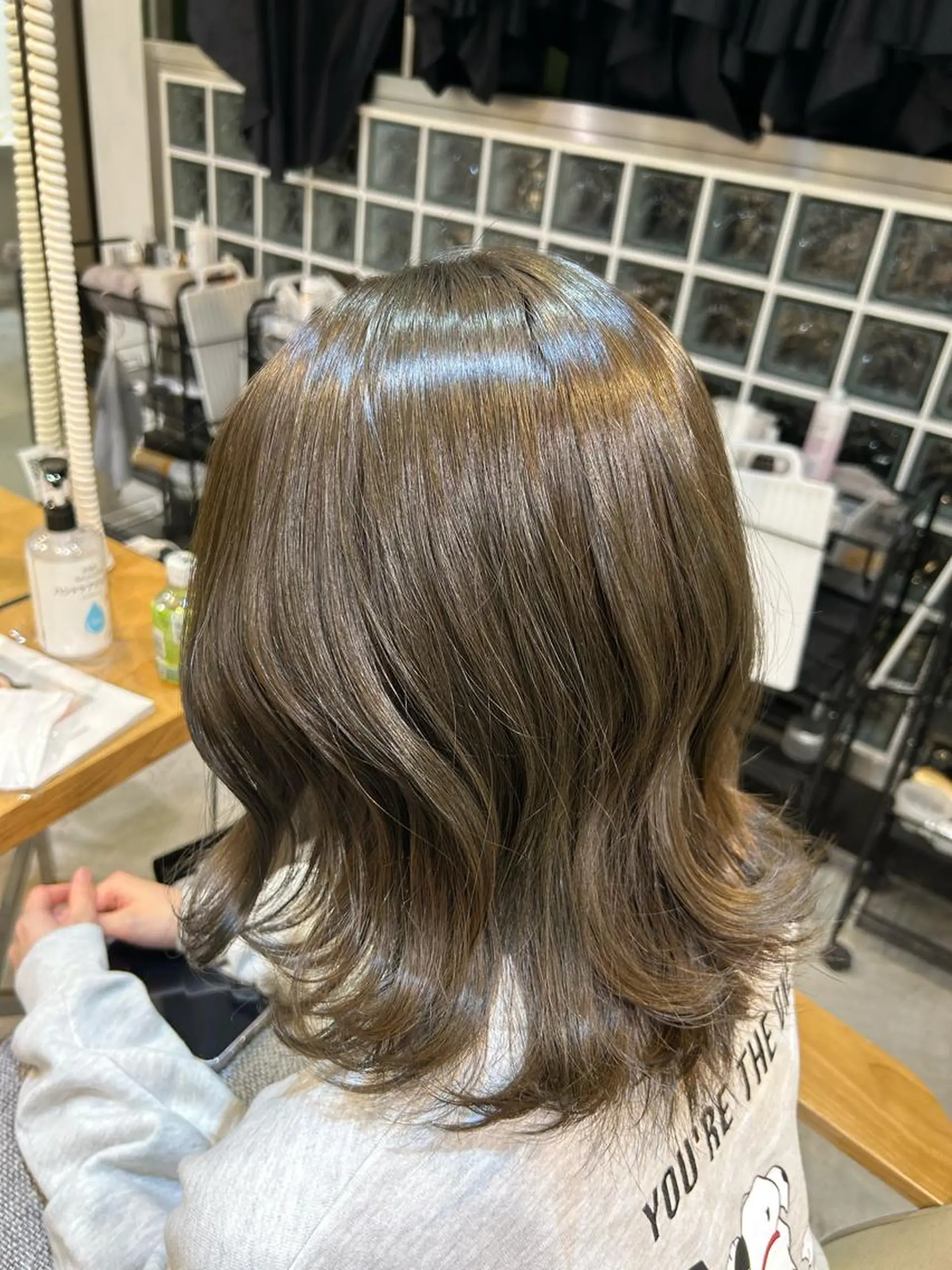 ミディアム カラー ベージュカラー オリーブベージュ FILMS柏店所属・宮本 悠利のヘアスタイル