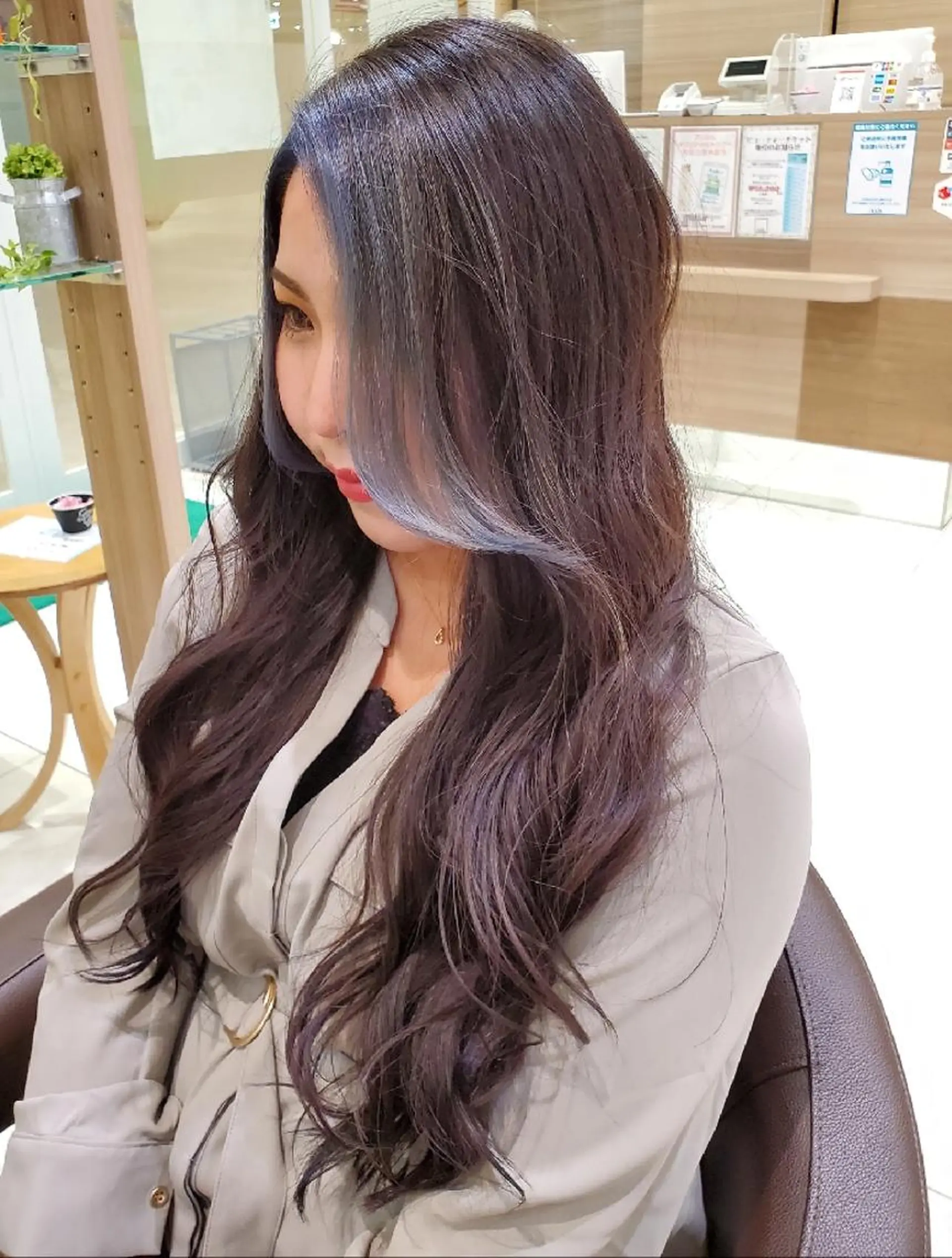 ロング カラー ブリーチ ブルーカラー グレージュ イルミナカラー シルバー 中村 和貴のヘアスタイル