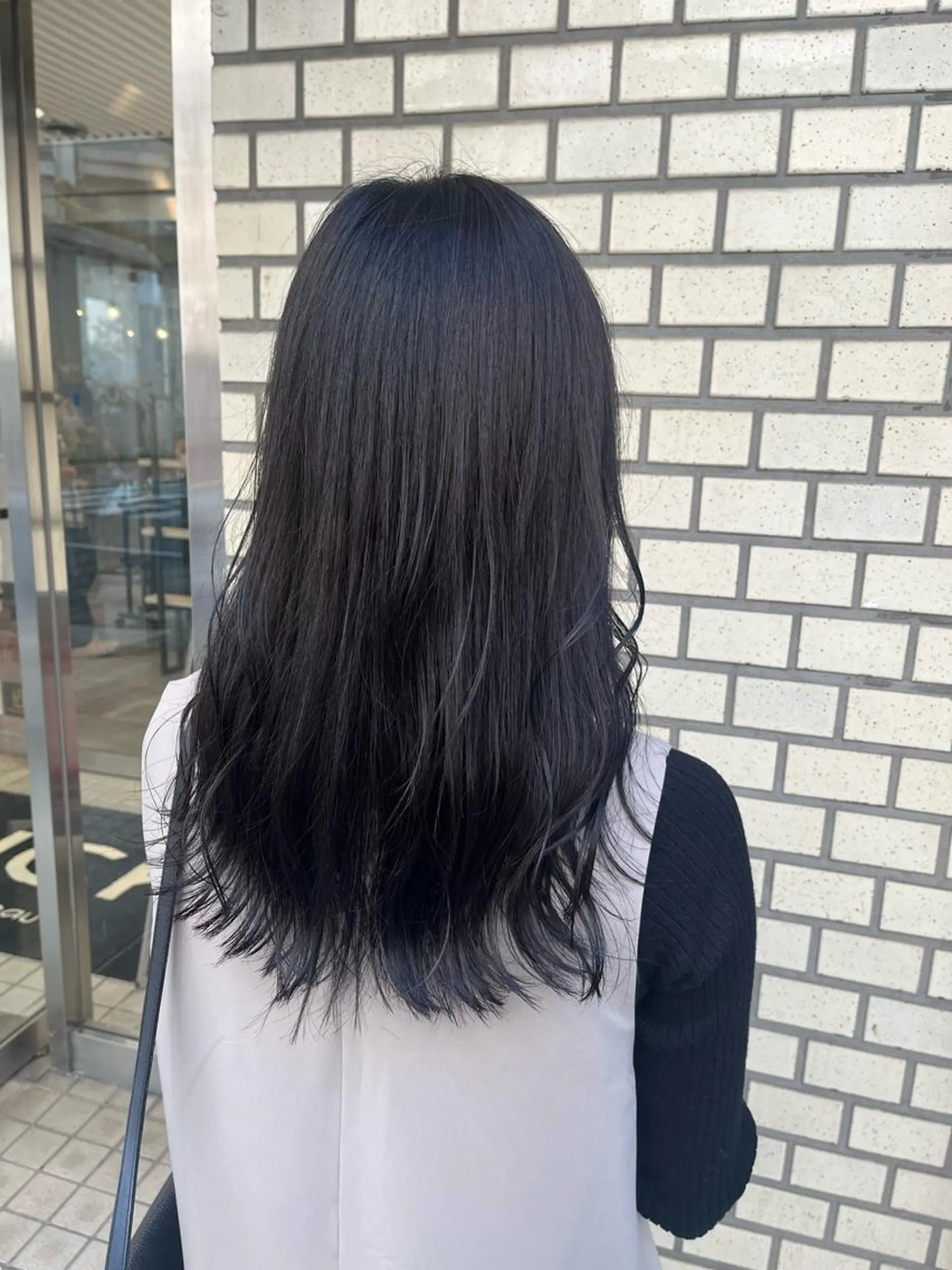 ロング カラー ヘアアレンジ 黒髪 ブルーカラー ブルーブラック ヘアカラー おおや みゆのマツエク・マツパデザイン