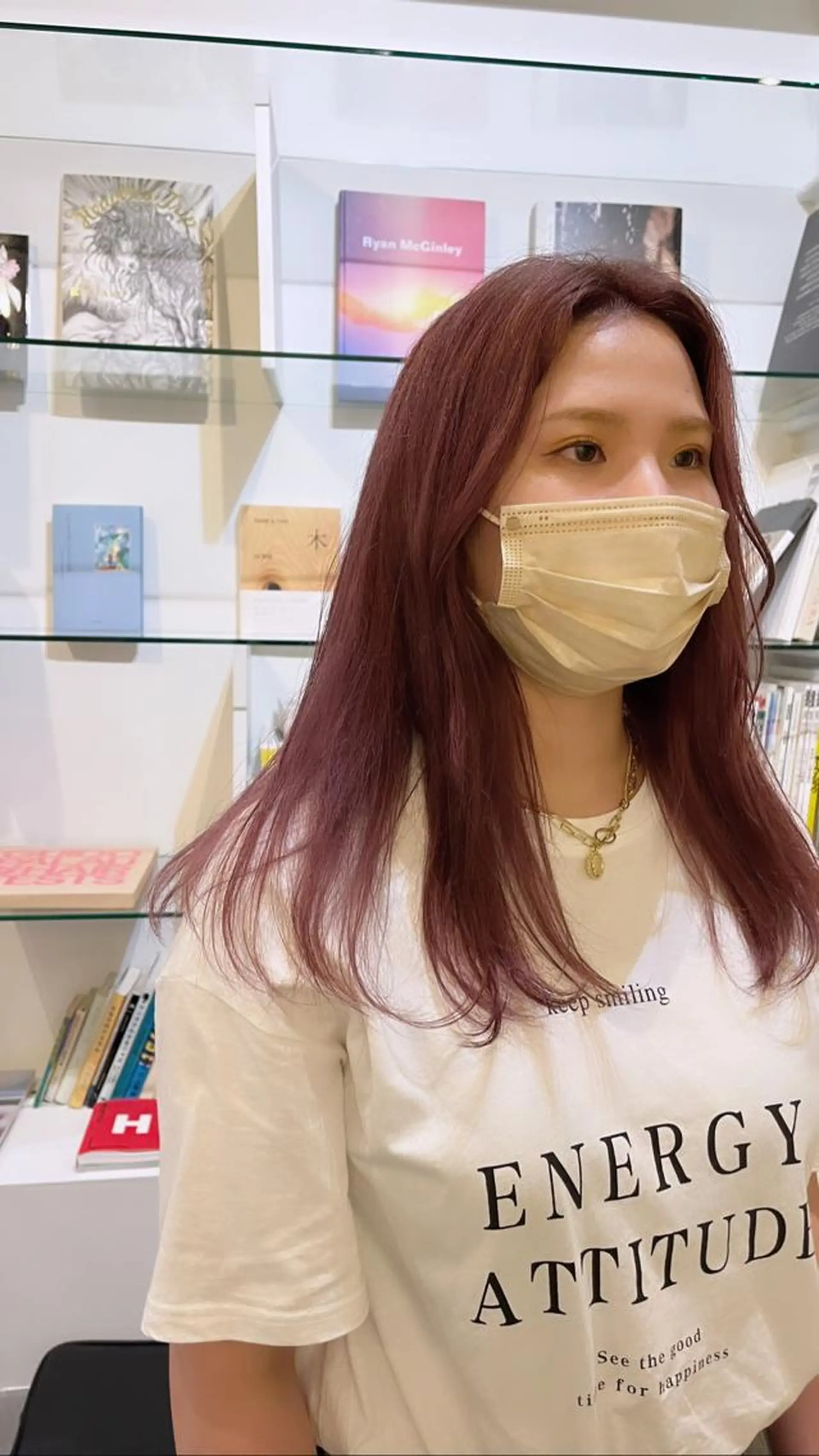 ミディアム KOCHAB 中村穂風のヘアスタイル