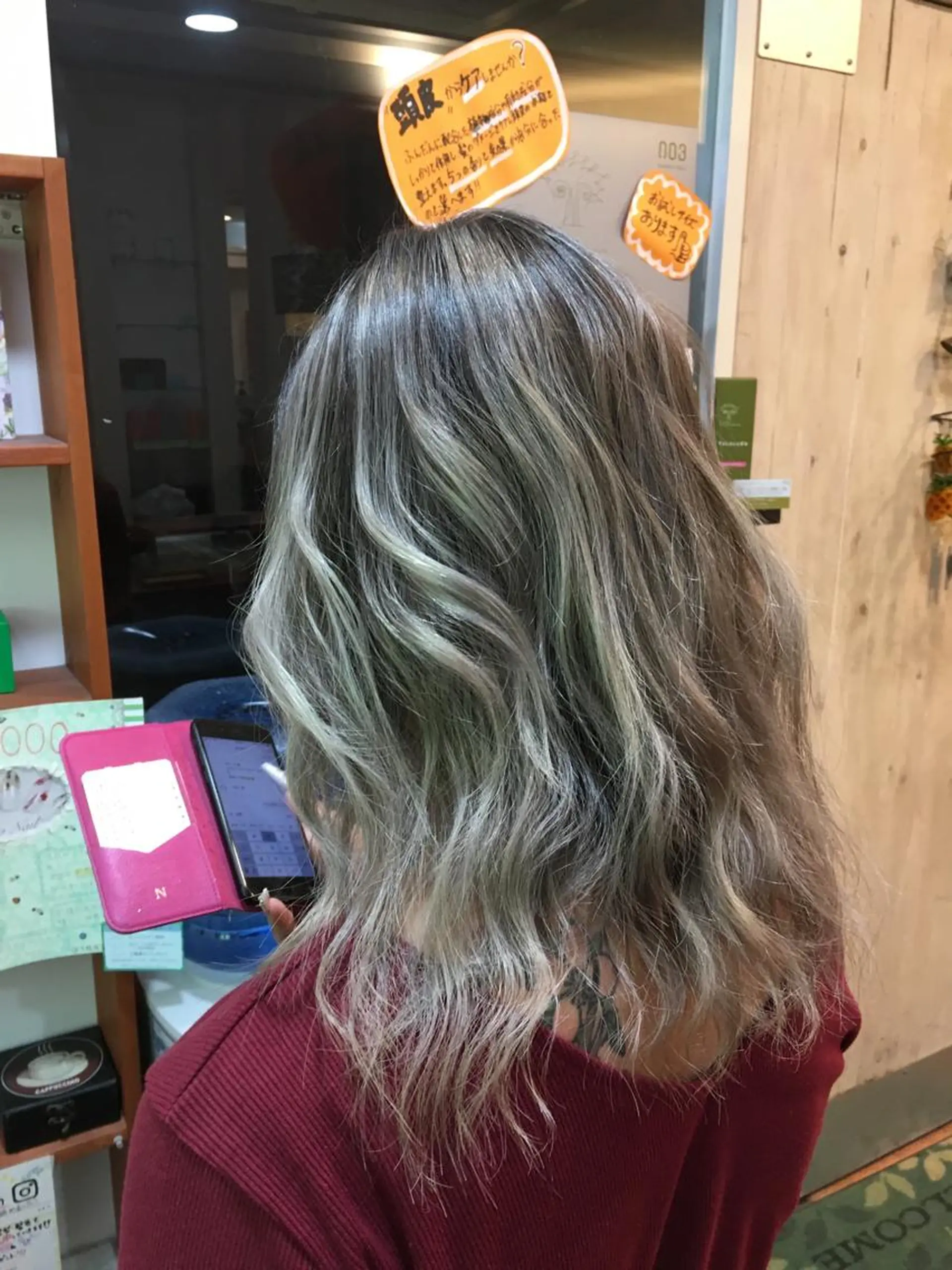 セミロング ヘアカラー トリートメント LOCO Ko-kiのヘアスタイル