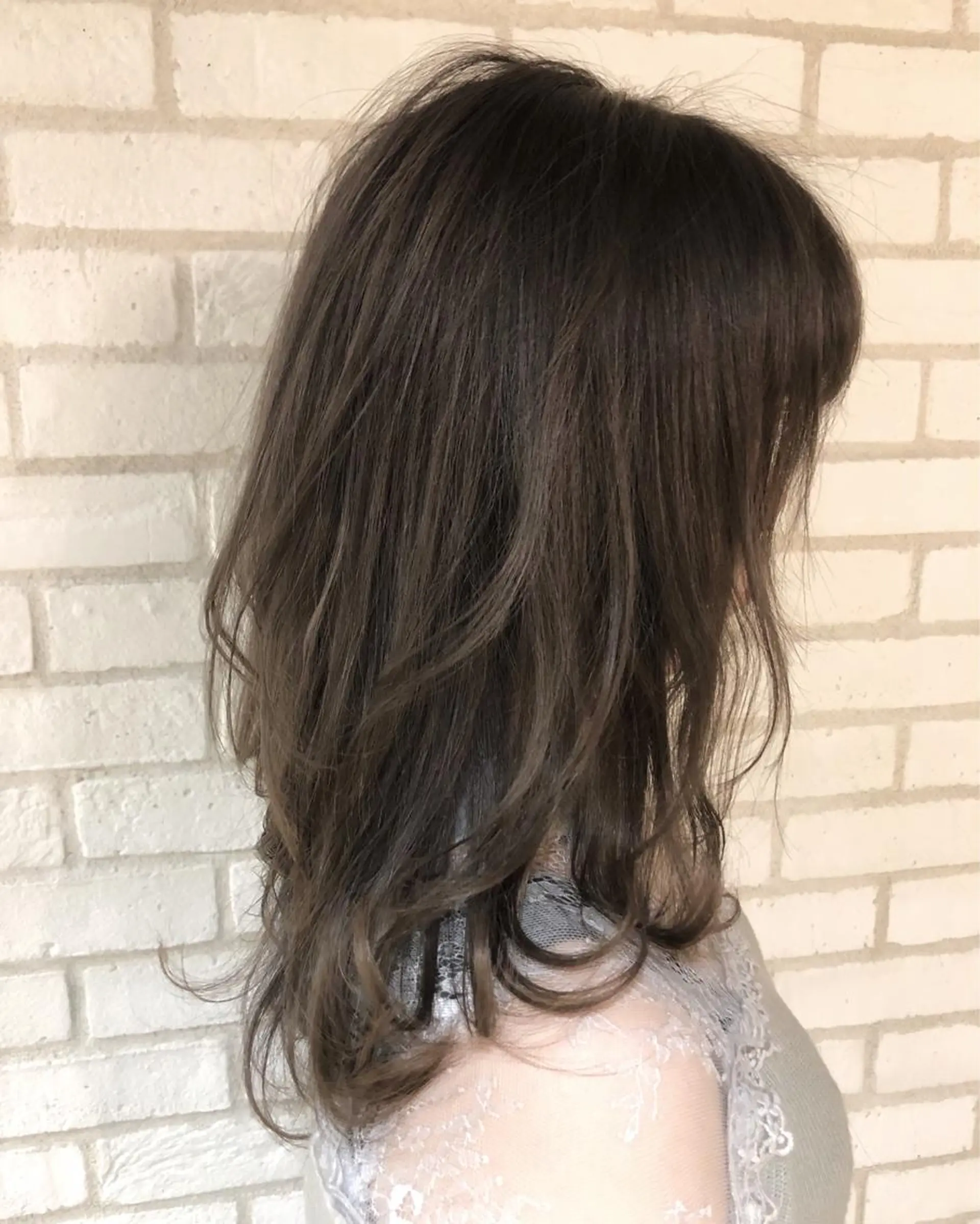 ミディアム カラー RAF TOKYO所属・小島 侑衣のヘアスタイル