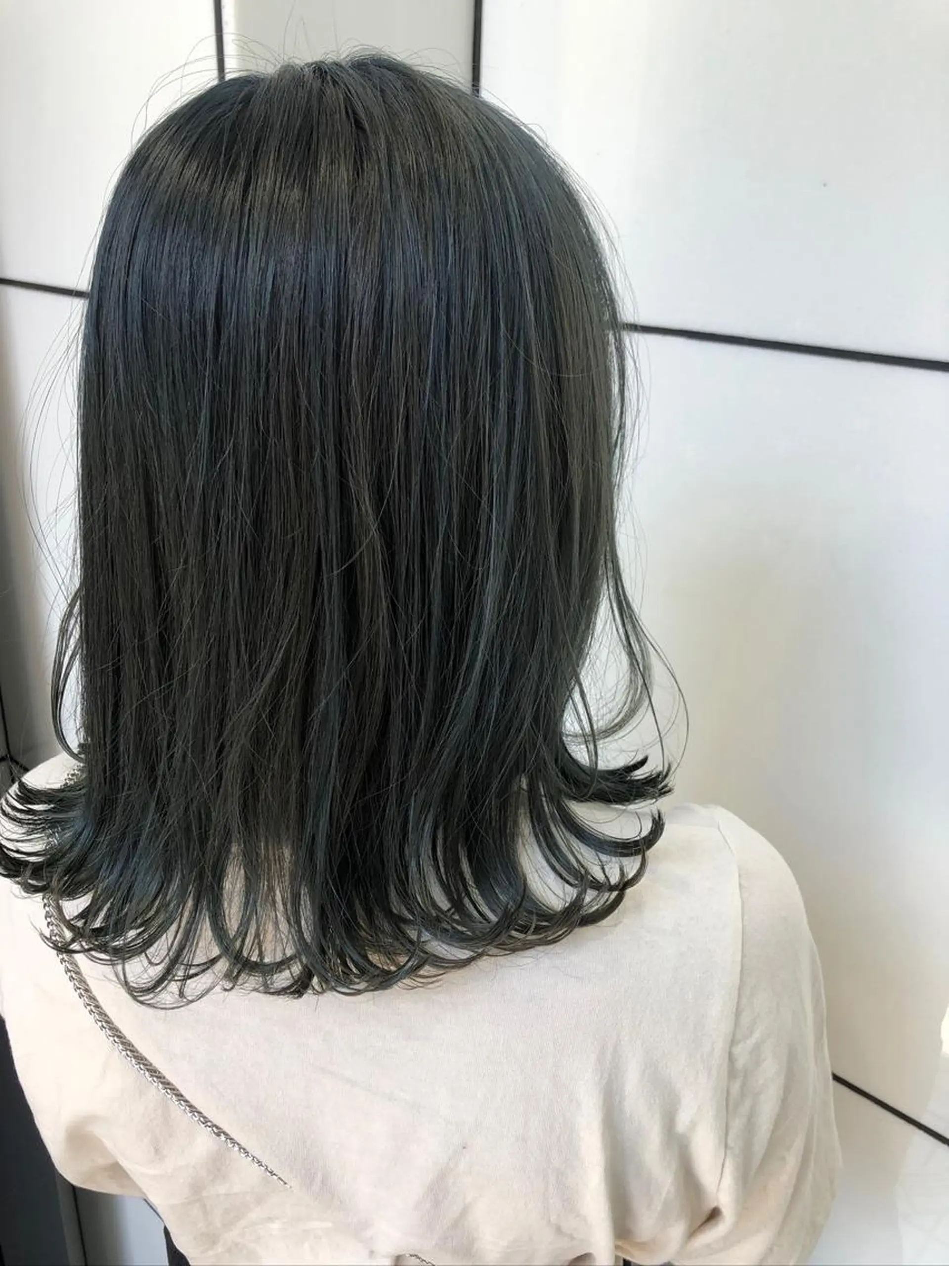 ミディアム カラー newi saLyu 今井海斗のヘアスタイル
