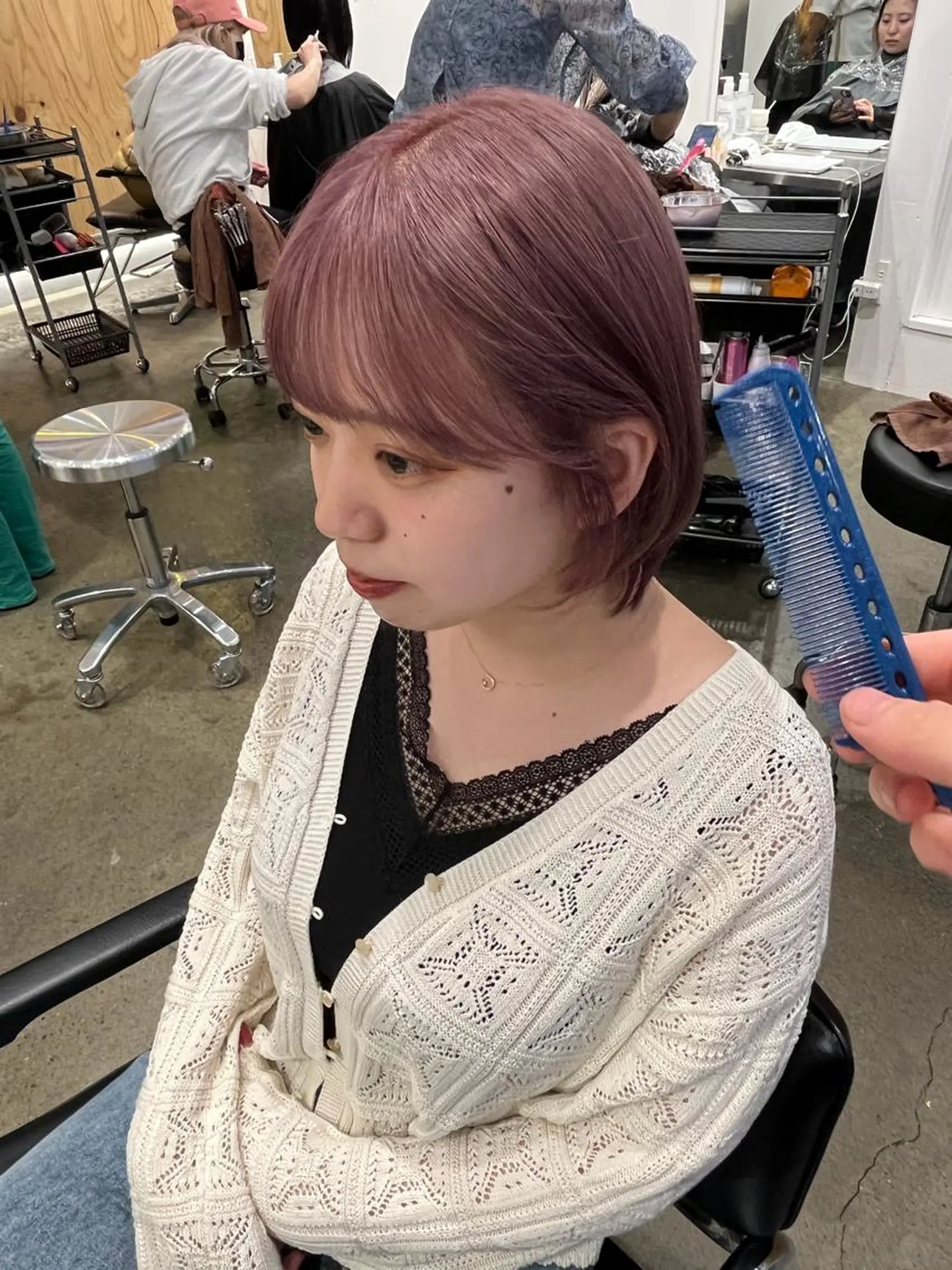 ショート カラー ピンクカラー ピンクパープル パープルカラー 新宿 似合わせカラー HINAのヘアスタイル
