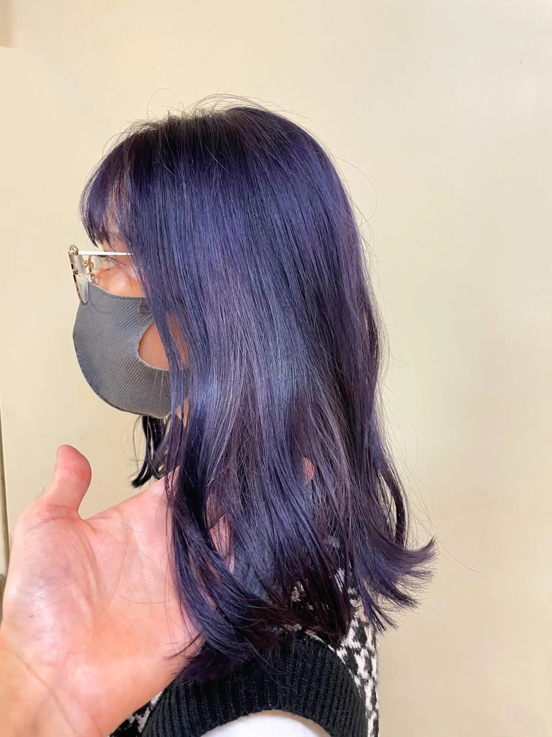 ミディアム カラー ブルーカラー アイジマヒロ vagueのヘアスタイル