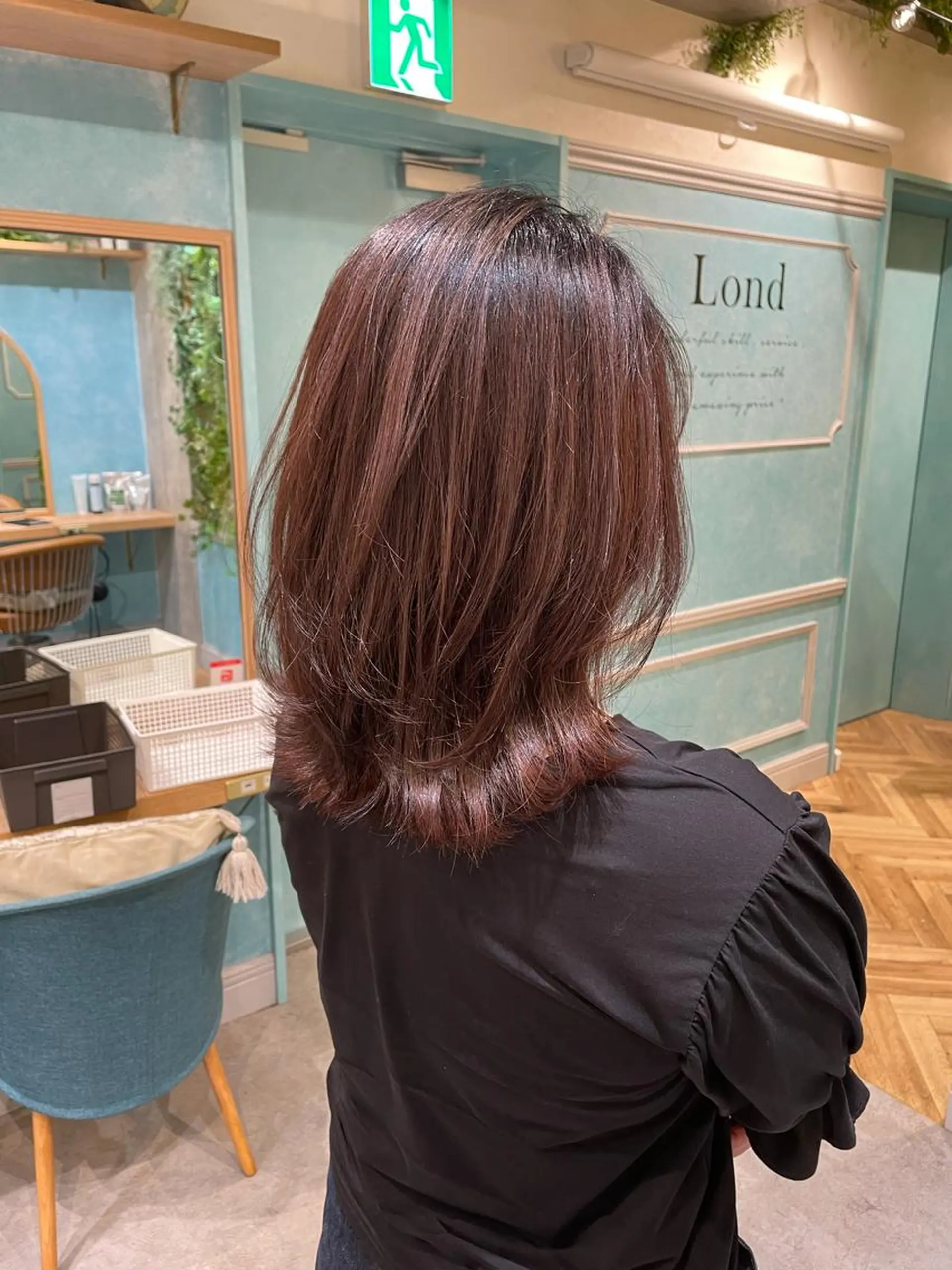 ミディアム カラー 小泉 葵のヘアスタイル