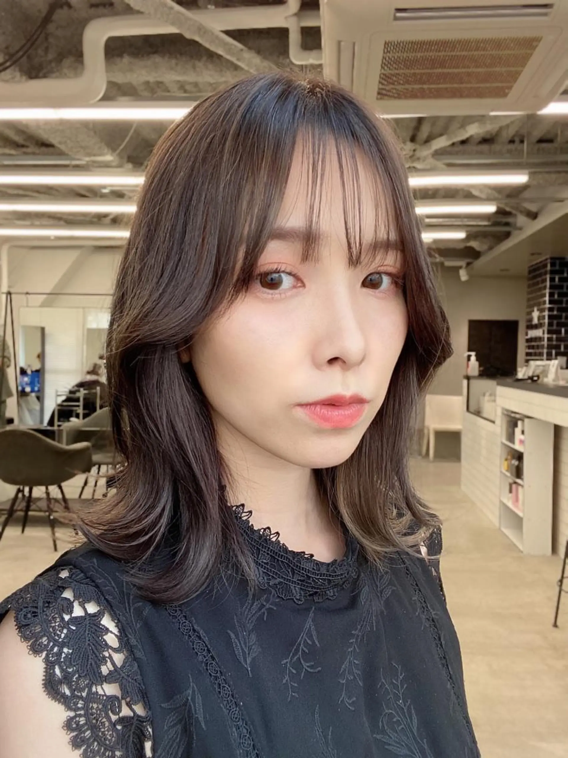 セミロング カラー カット ヘアカラー トリートメント ✨大人韓国レイヤー ✨吉原 潤✨のヘアスタイル