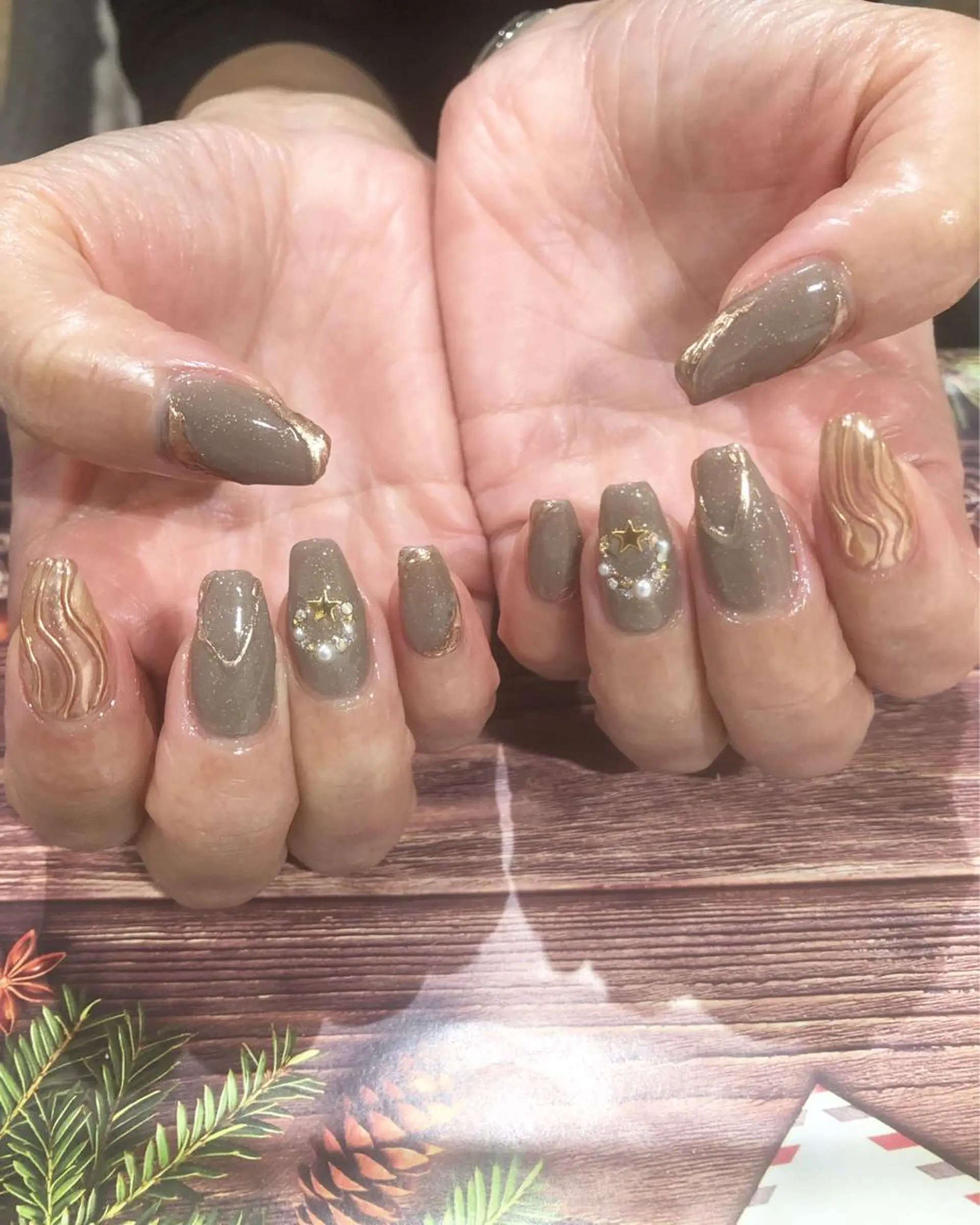 ネイル 冬ネイル クリスマス ハンドネイル 吉野✨ ネイルデザイナー✨のネイルデザイン