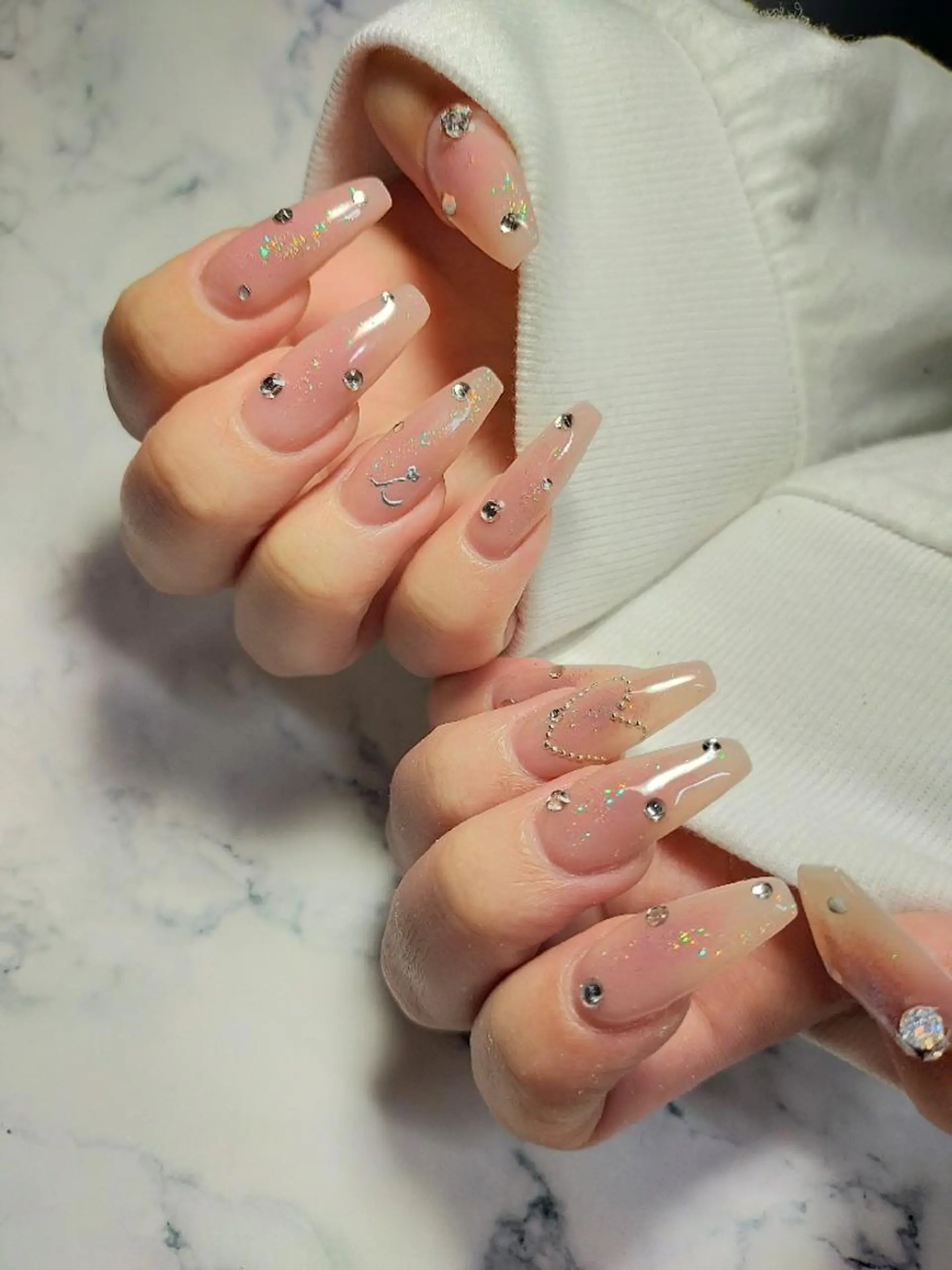 ロング ハンドネイル Beaute Pure_Mのネイルデザイン
