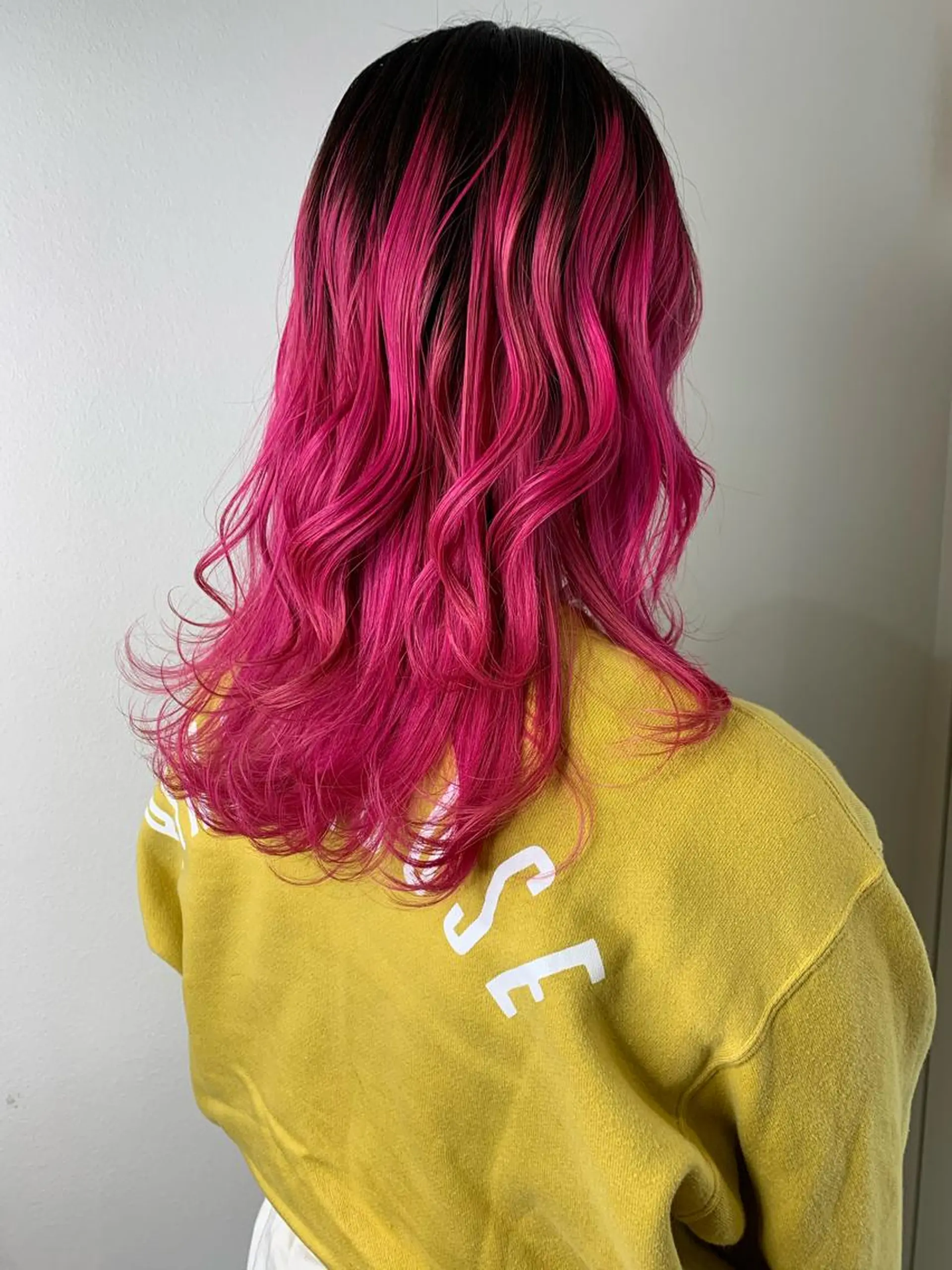 セミロング カラー ブリーチ ピンクカラー ﾖｼﾅｶﾞﾏﾕ🦕 透明感カラーのヘアスタイル
