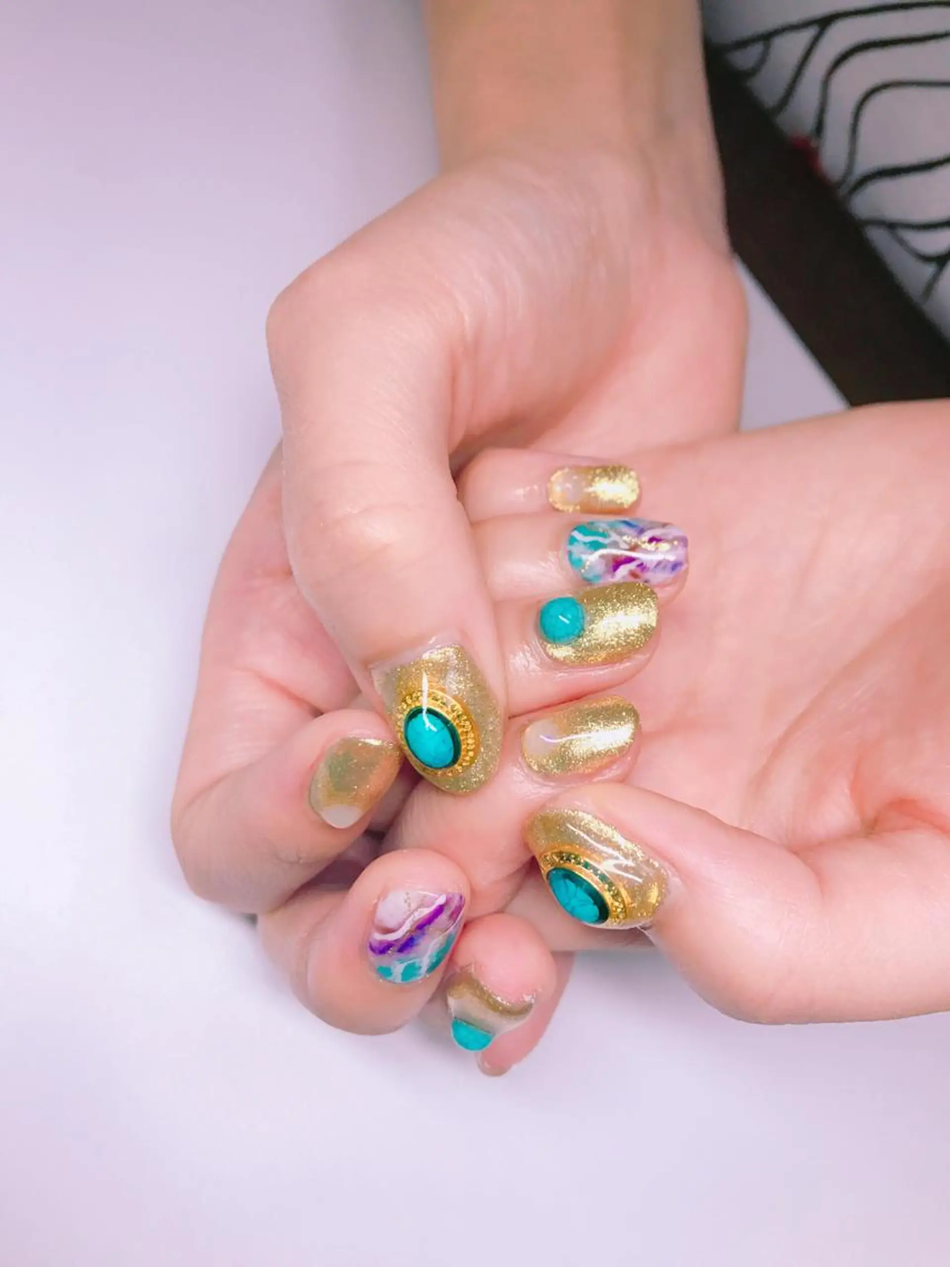 ネイル ストーンネイル 【カメレオン】 上村 祥子のヘアスタイル