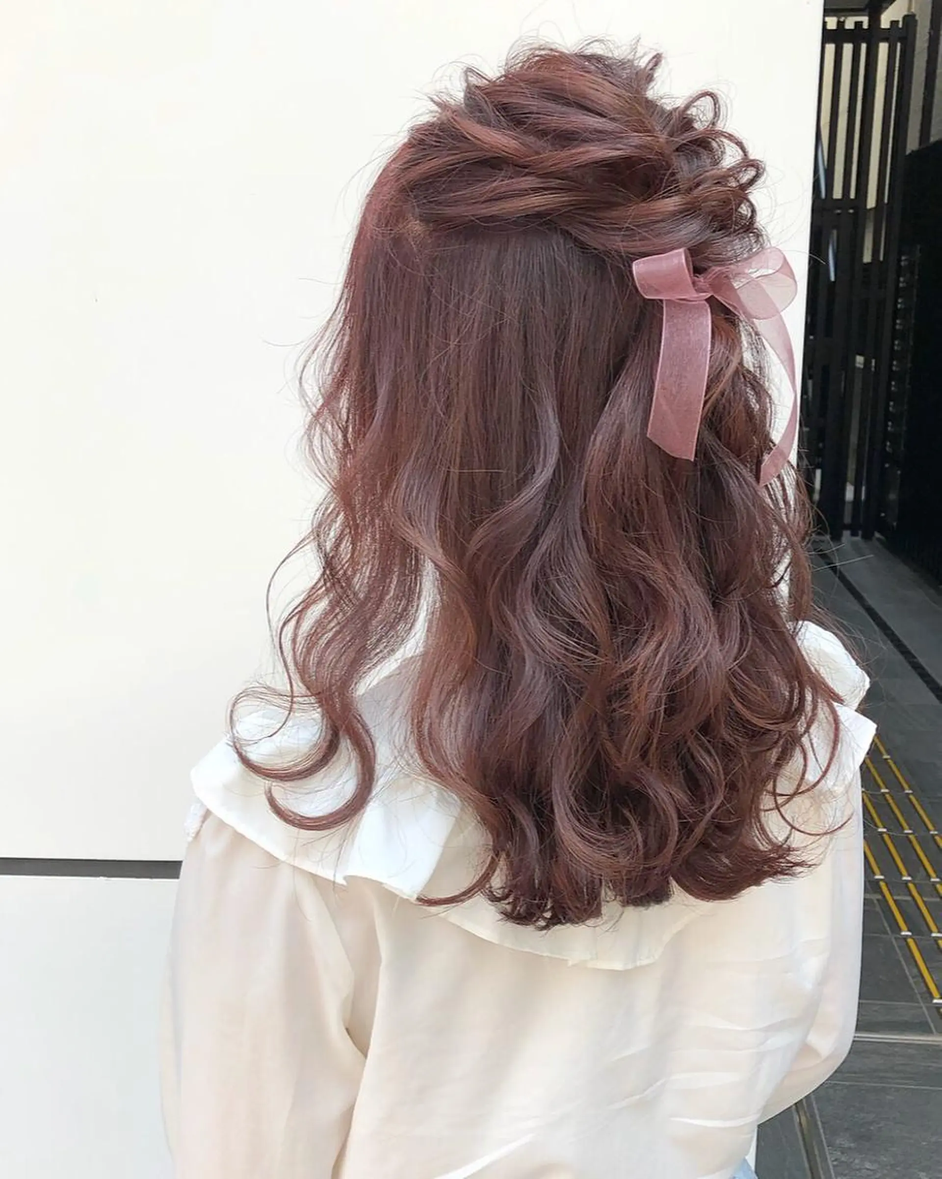 セミロング カラー ヘアアレンジ ハーフアップ autre所属・大久保 ひでなりのヘアスタイル