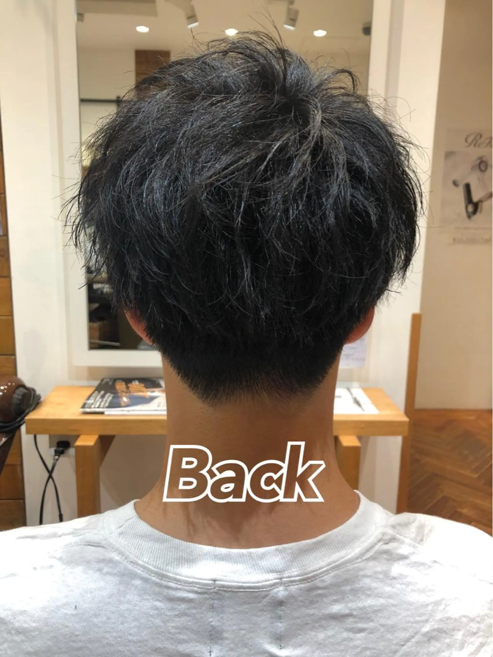ショート カラー メンズ 細沼 葵のヘアスタイル
