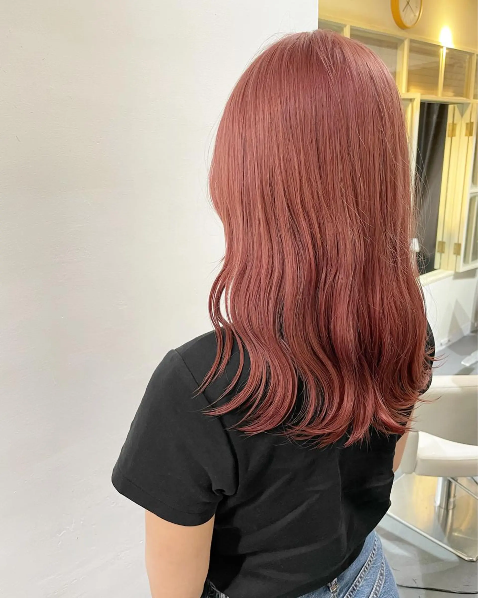 セミロング カラー ヘアカラー ぱつっとボブ 古家 佑真のヘアスタイル