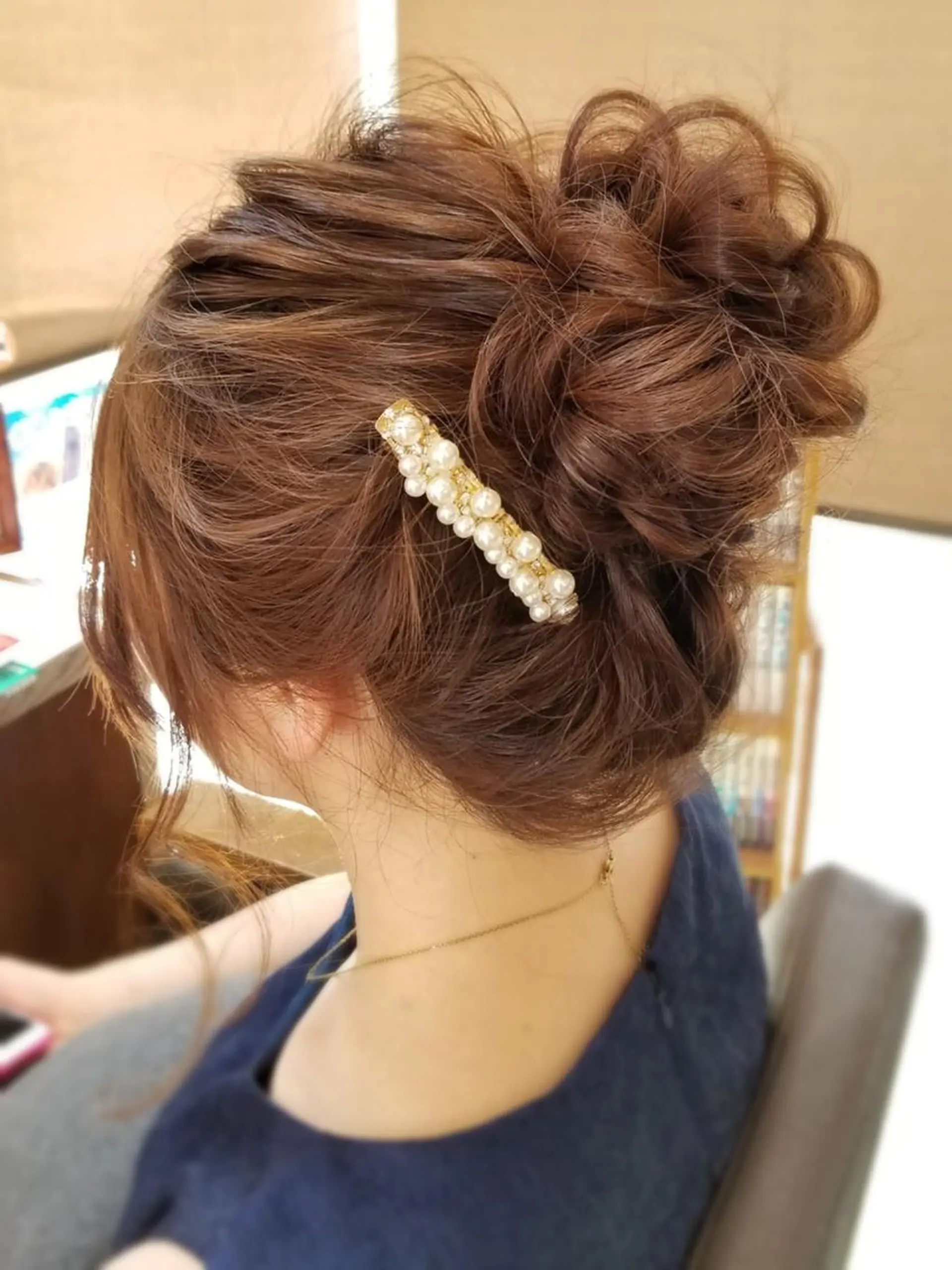 ロング ヘアアレンジ お団子ヘア パピヨンロゼ メイのヘアスタイル