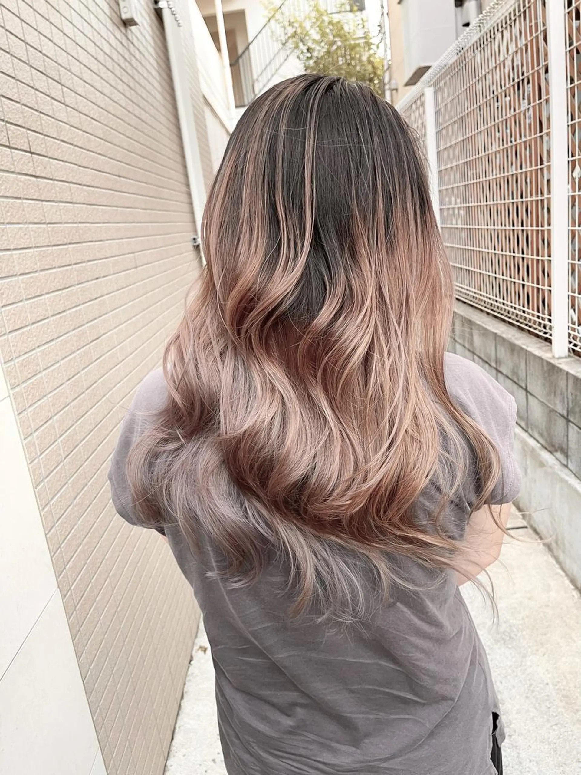 ロング カラー バレイヤージュ レイヤーカット BEAUTECONCIER柏所属・トレンドパーマ 加藤菜月のヘアスタイル