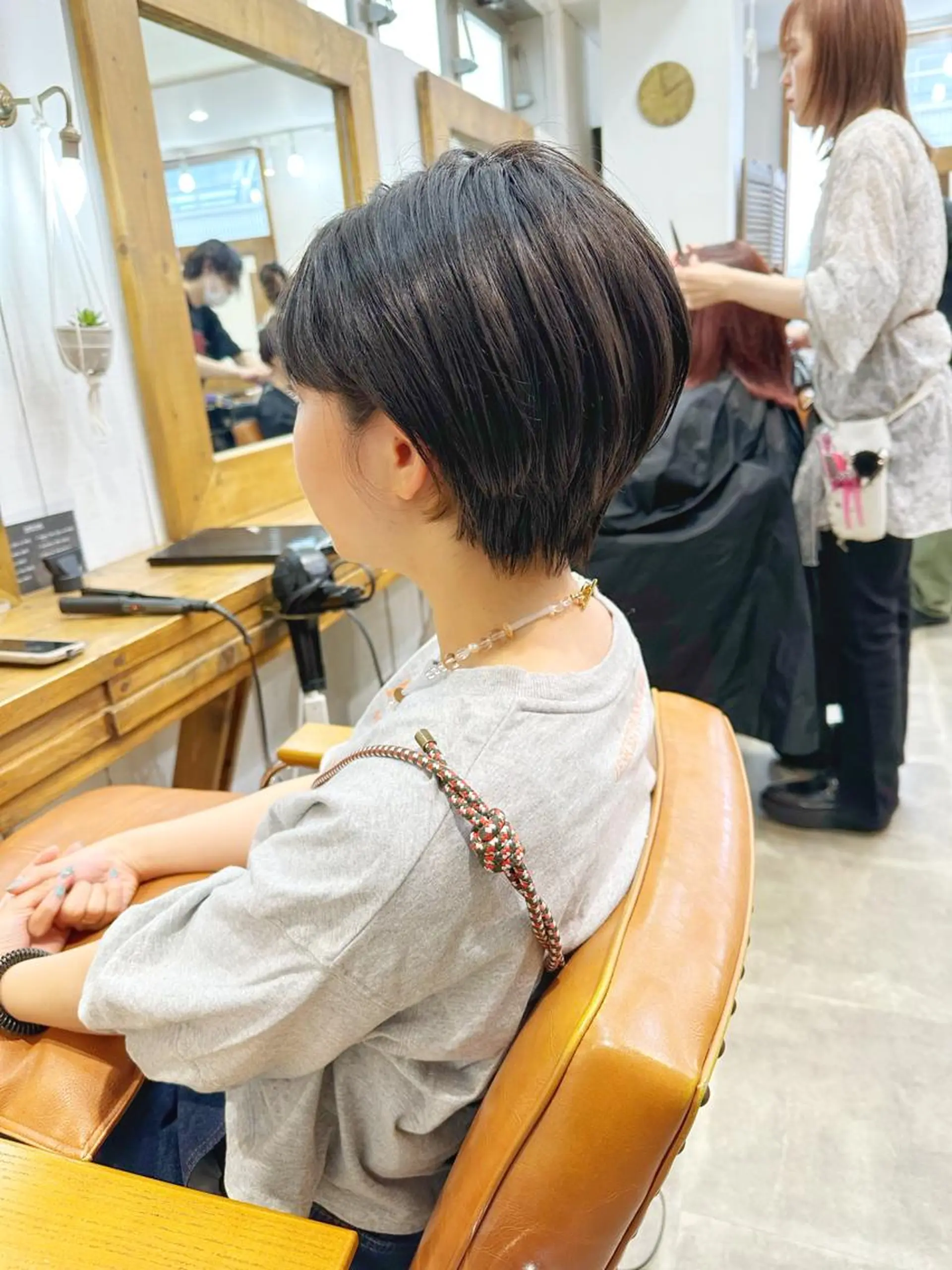 ショート カラー ショートボブ ハンサムショート 丸みショート グレージュ ハイライトカラー カット ヘアカラー newline銀座所属・銀座ショート/ 大人ショート/金子涼のヘアスタイル
