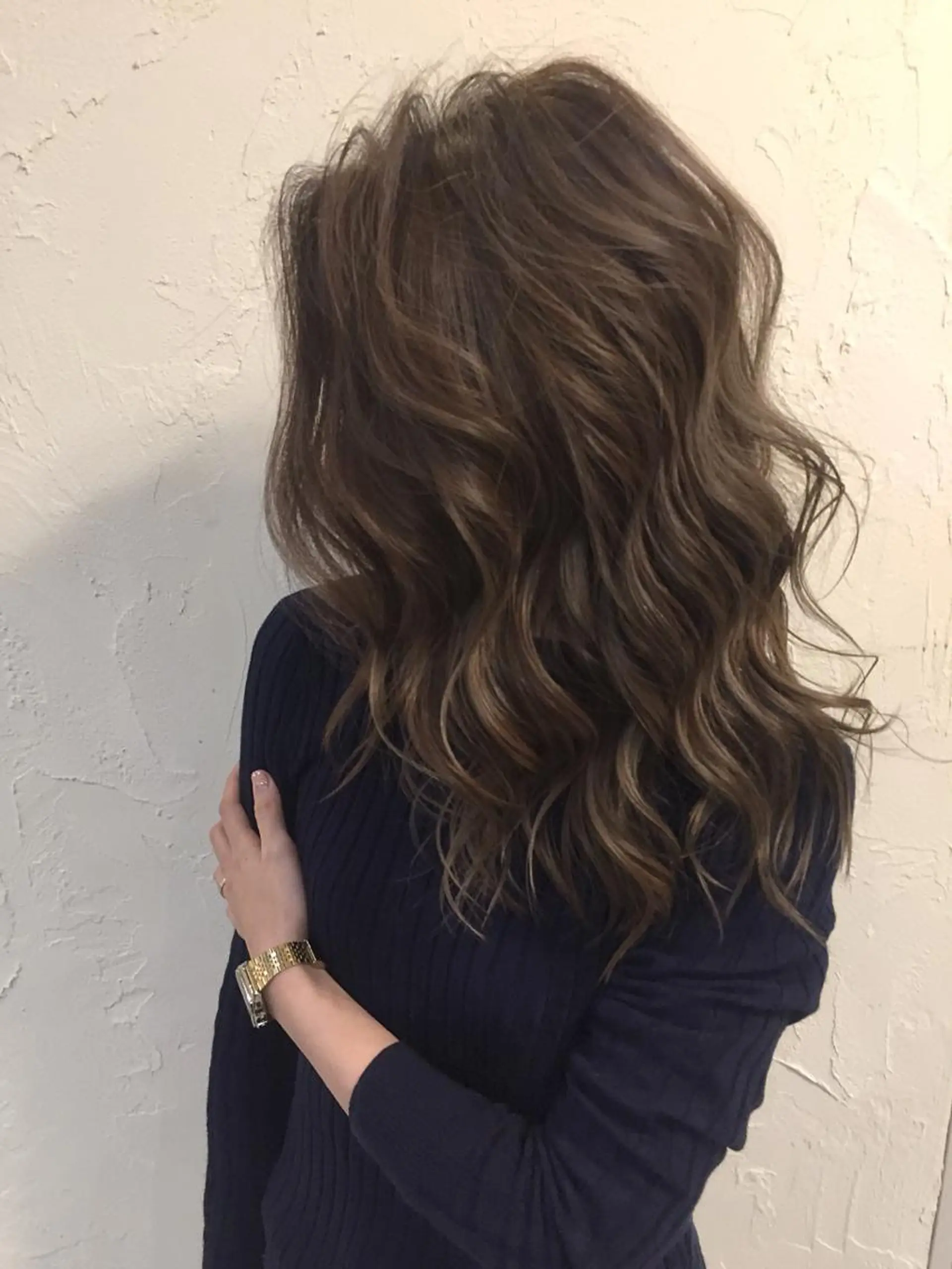 セミロング カラー バレイヤージュ ハイライトカラー ハイライト レイヤーカット 韓国レイヤー外国人風 透明感カラー髪質改善のヘアスタイル