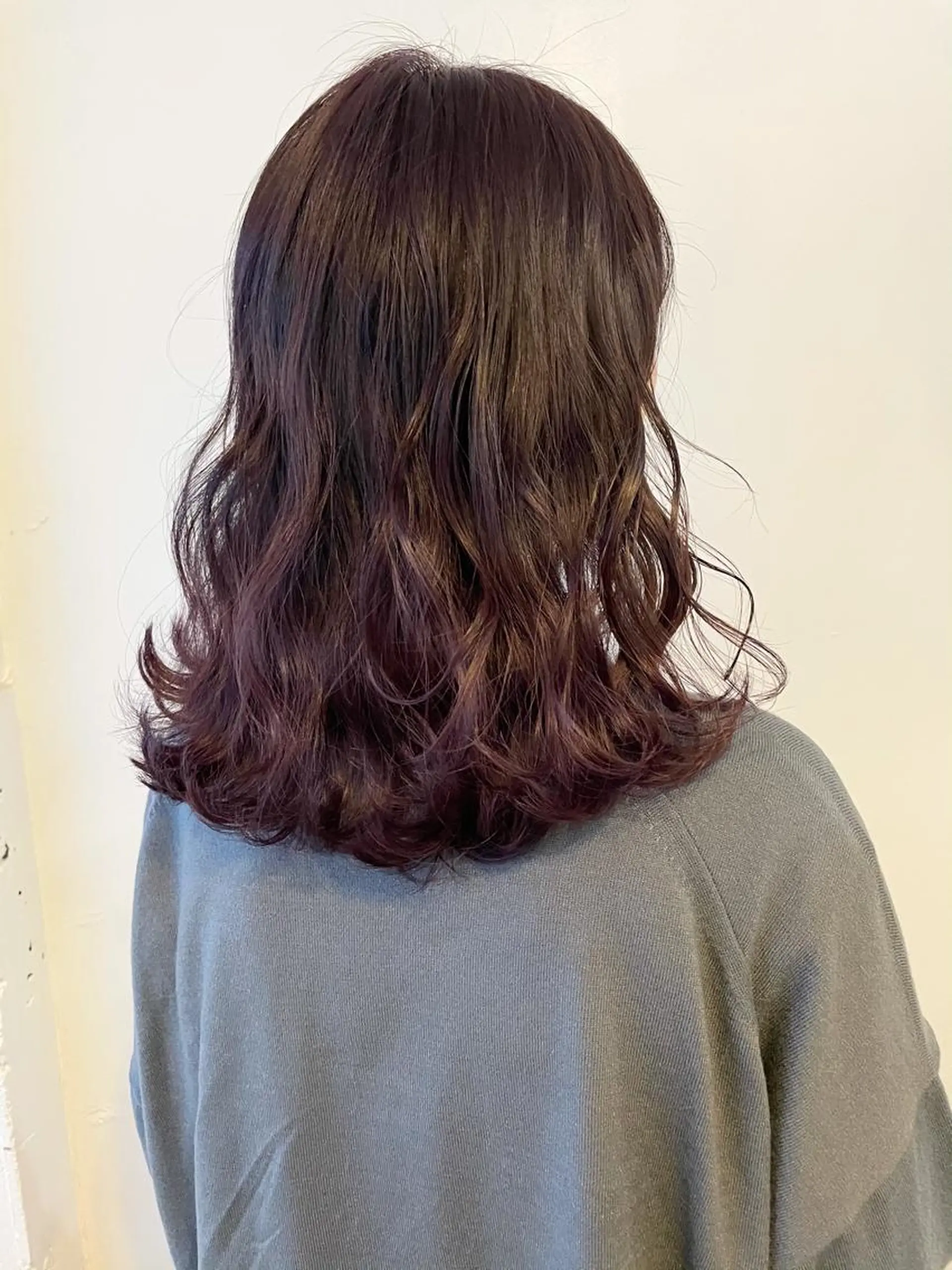 セミロング カラー 安藤 佑衣のヘアスタイル