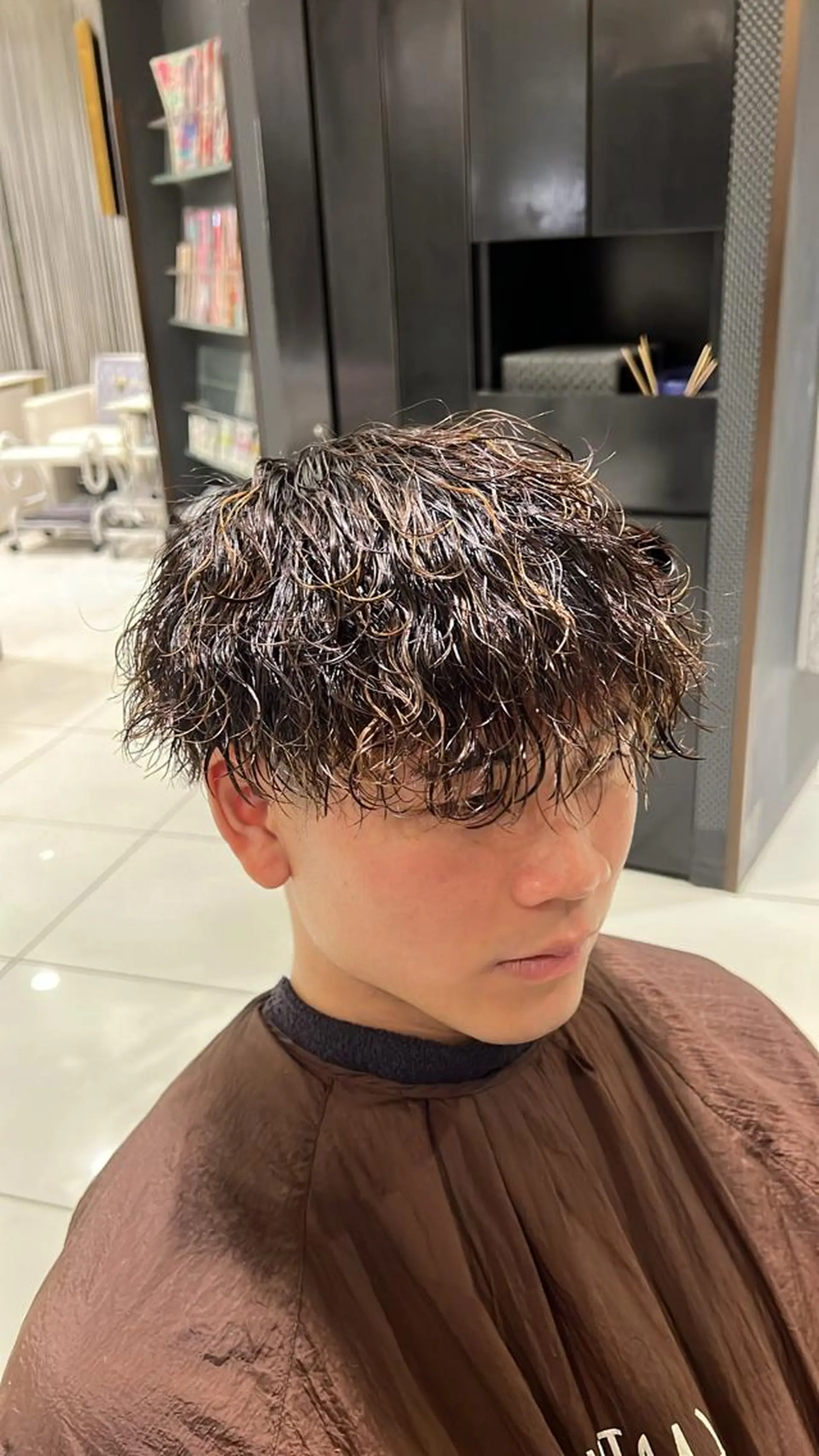 パーマ メンズ メンズパーマ特化サロンLond LOGAN所属・SEIYA メンズカラーの達人のヘアスタイル