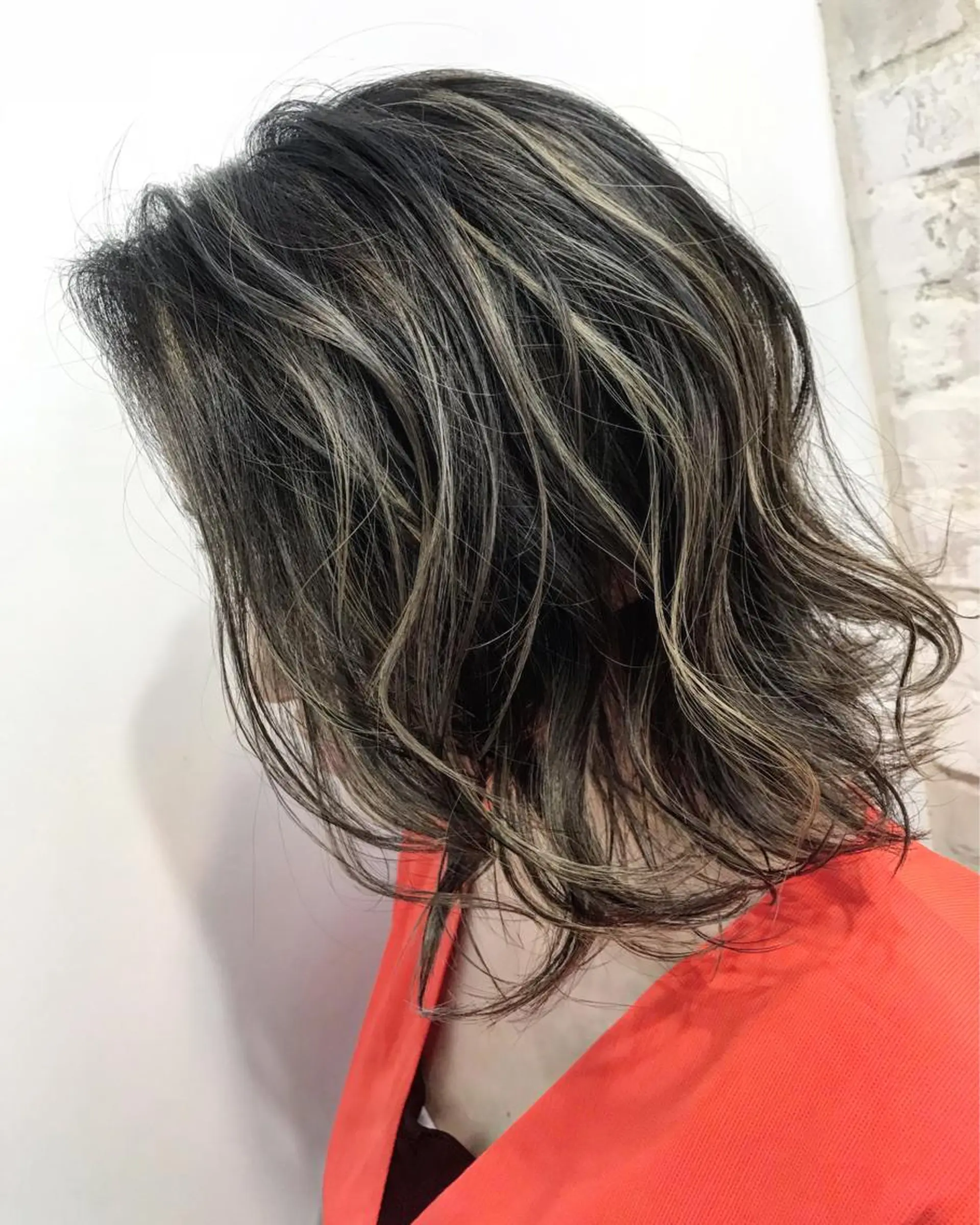 ミディアム カラー ハイライトカラー 外国人風カラー ハイライト カット ヘアカラー grow恵比寿【グロウ】髪質改善/ハイライト/ブリーチ/レイヤーカット所属・奥野 貴史　代表　レイヤーのヘアスタイル