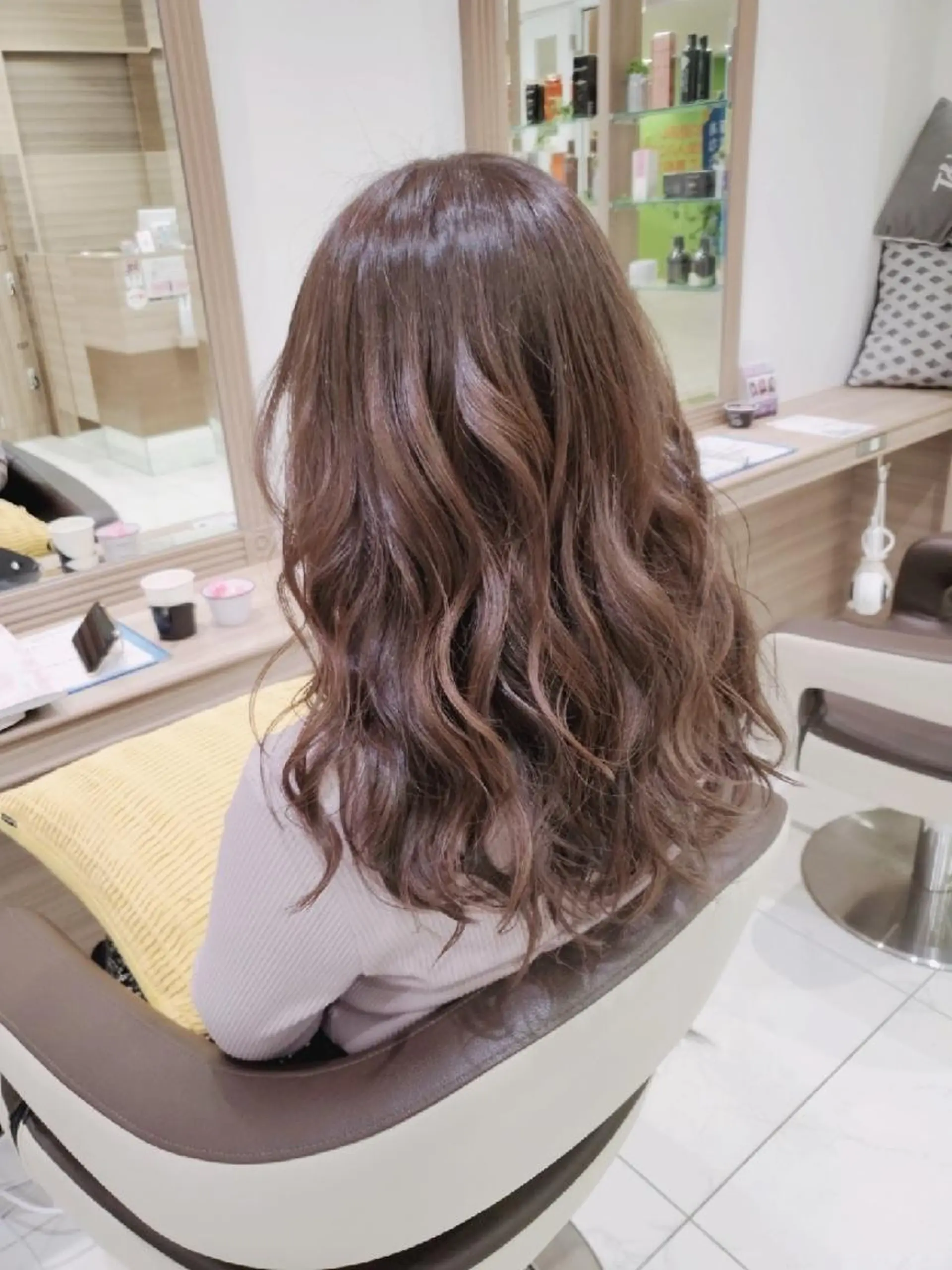 セミロング カラー グレージュ イルミナカラー ヘアカラー 中村 和貴のヘアスタイル
