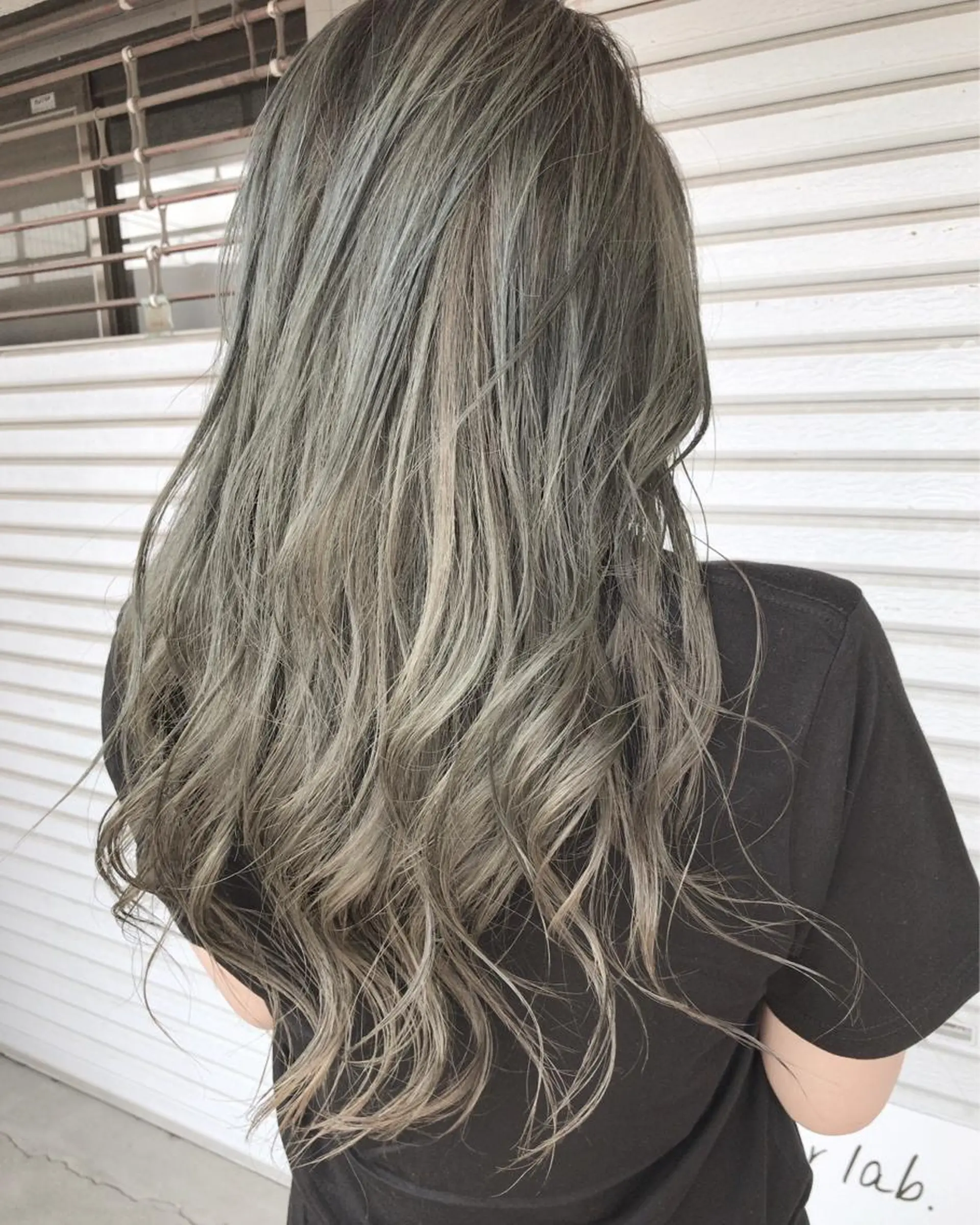 セミロング カラー レイヤーカット匠 イソザキノリユキのヘアスタイル
