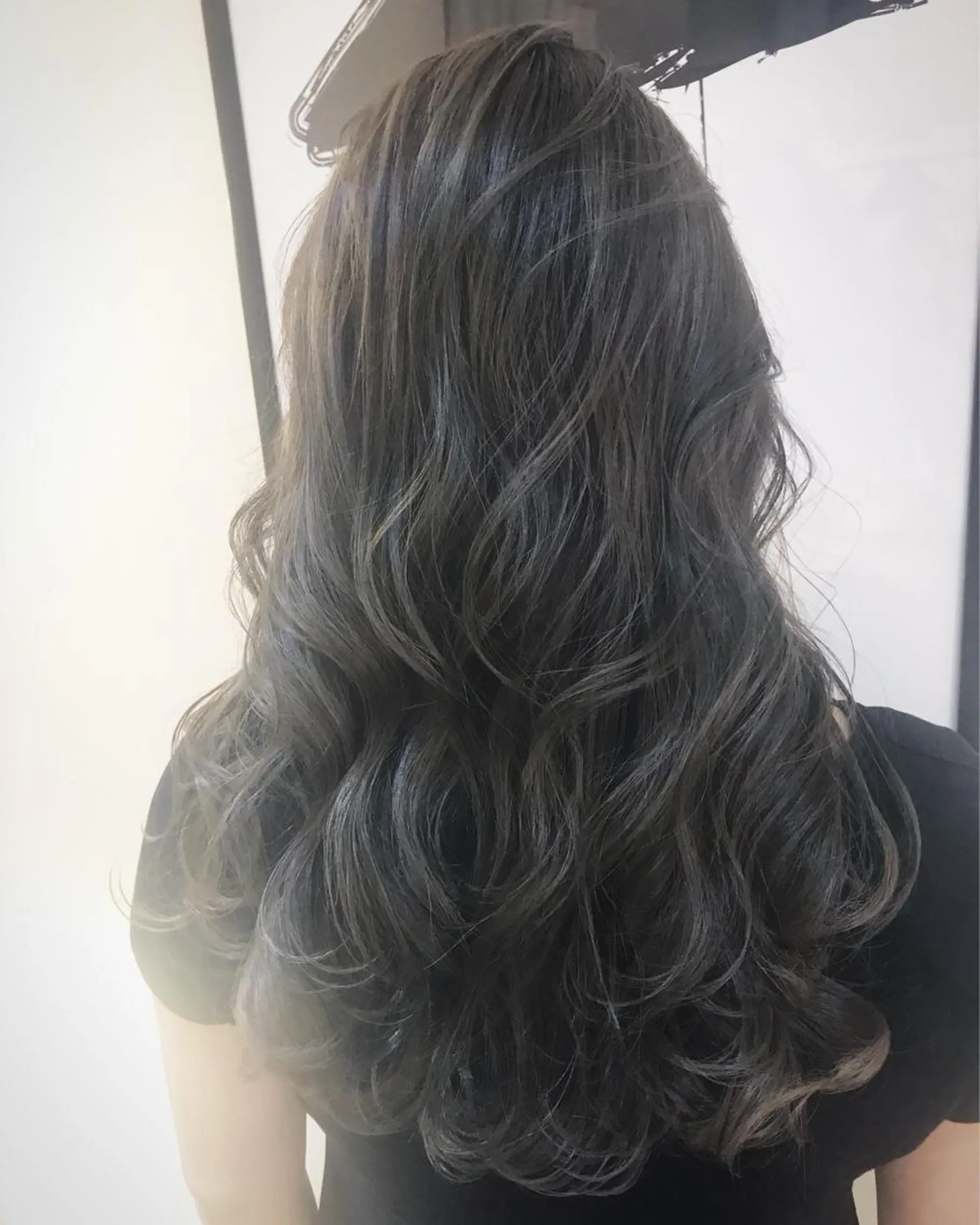 ロング カラー 透明感カラー グレージュ 髪質改善サロン 心斎橋ARCHEのヘアスタイル