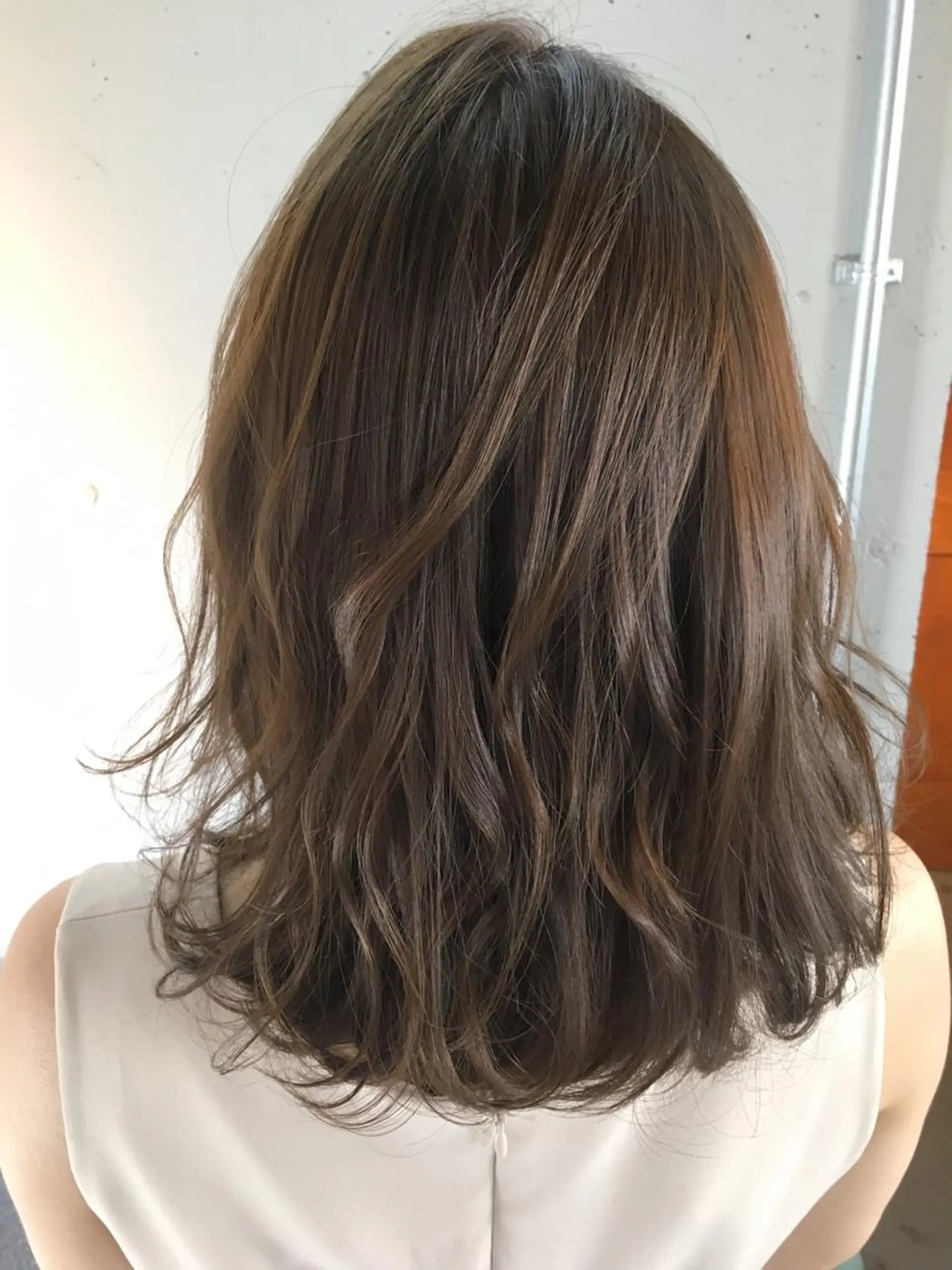 ミディアム カラー パーマ ブラウンカラー 代表 中島貴志のヘアスタイル