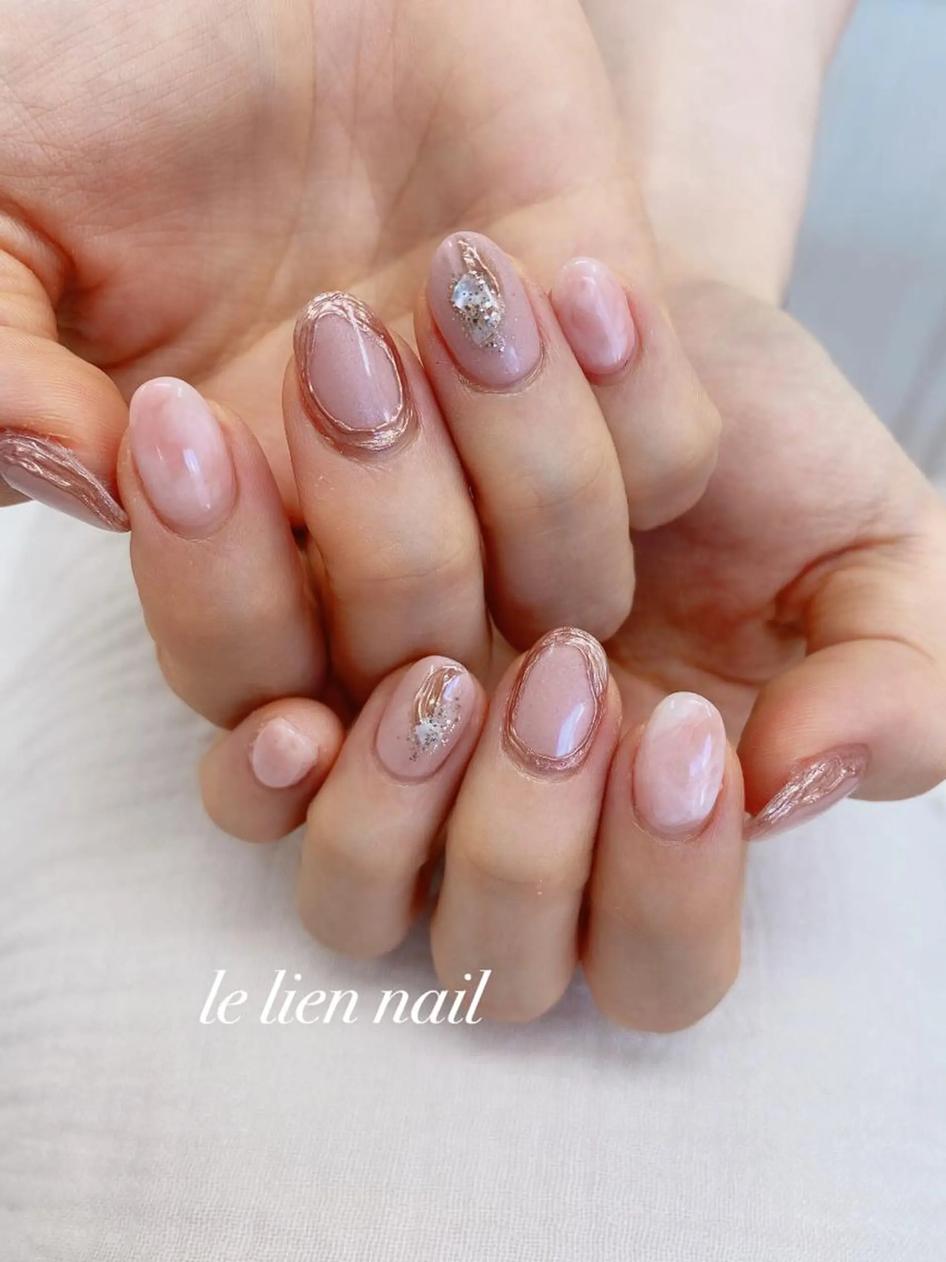 ネイル アートネイル ゴールド ニュアンスネイル ピンク ハンドネイル le lien nailのネイルデザイン
