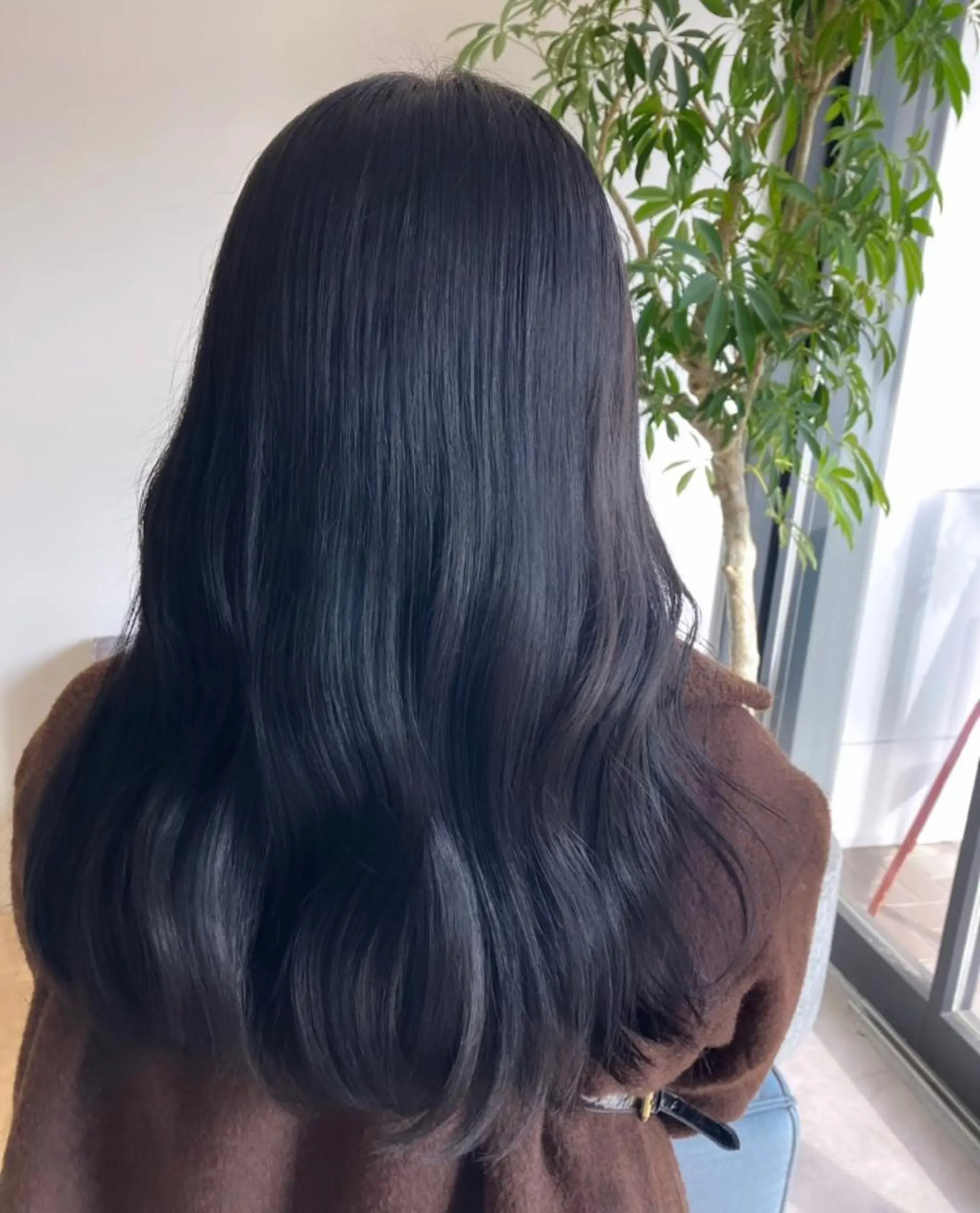 ロング カラー サキ🤍ハイトーン 🩰くびれ巻きヘアのヘアスタイル