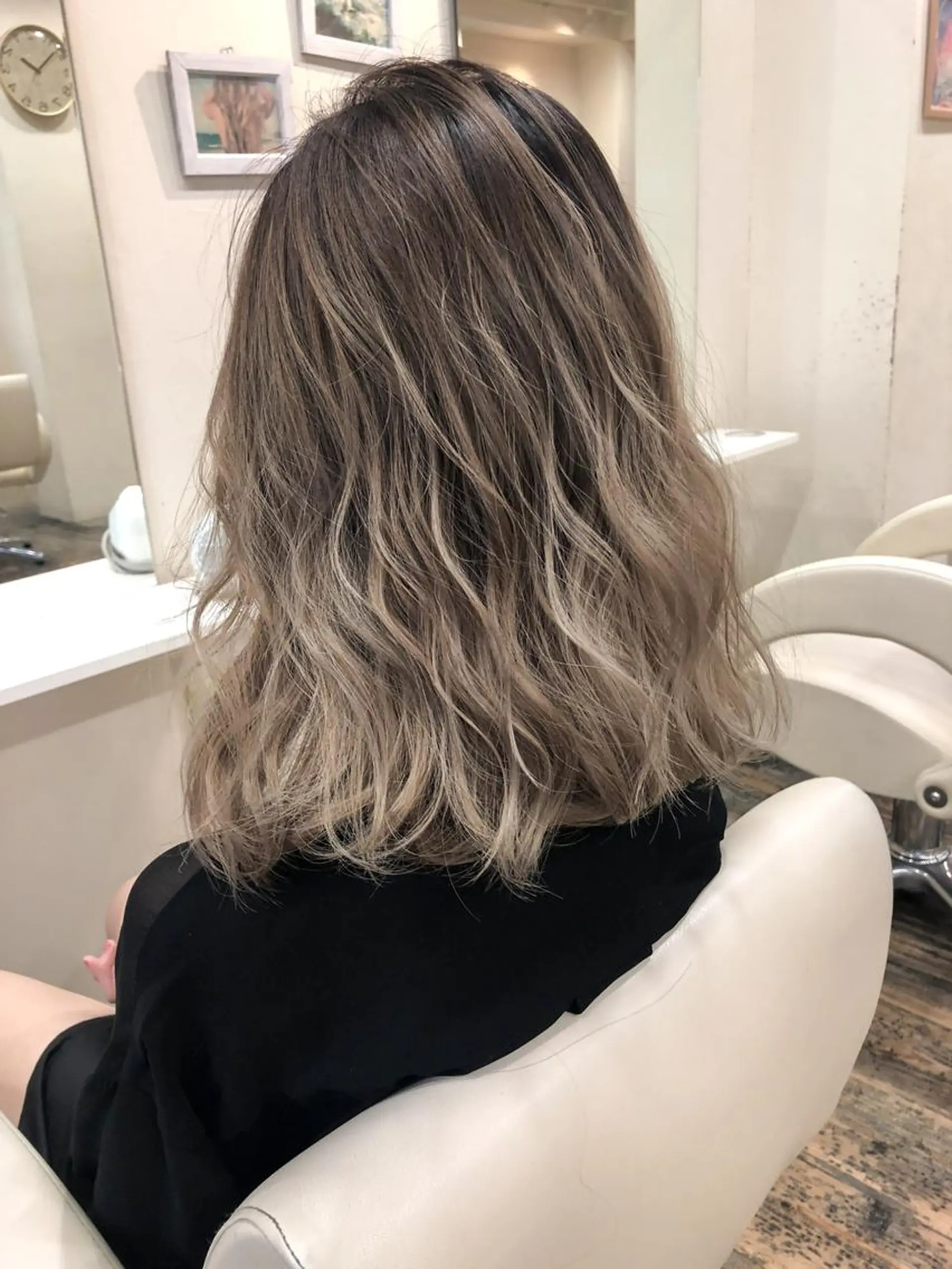 ミディアム カラー バレイヤージュ ハイライトカラー ハイライト レイヤーカット WONK. ウォンク 心斎橋のヘアスタイル