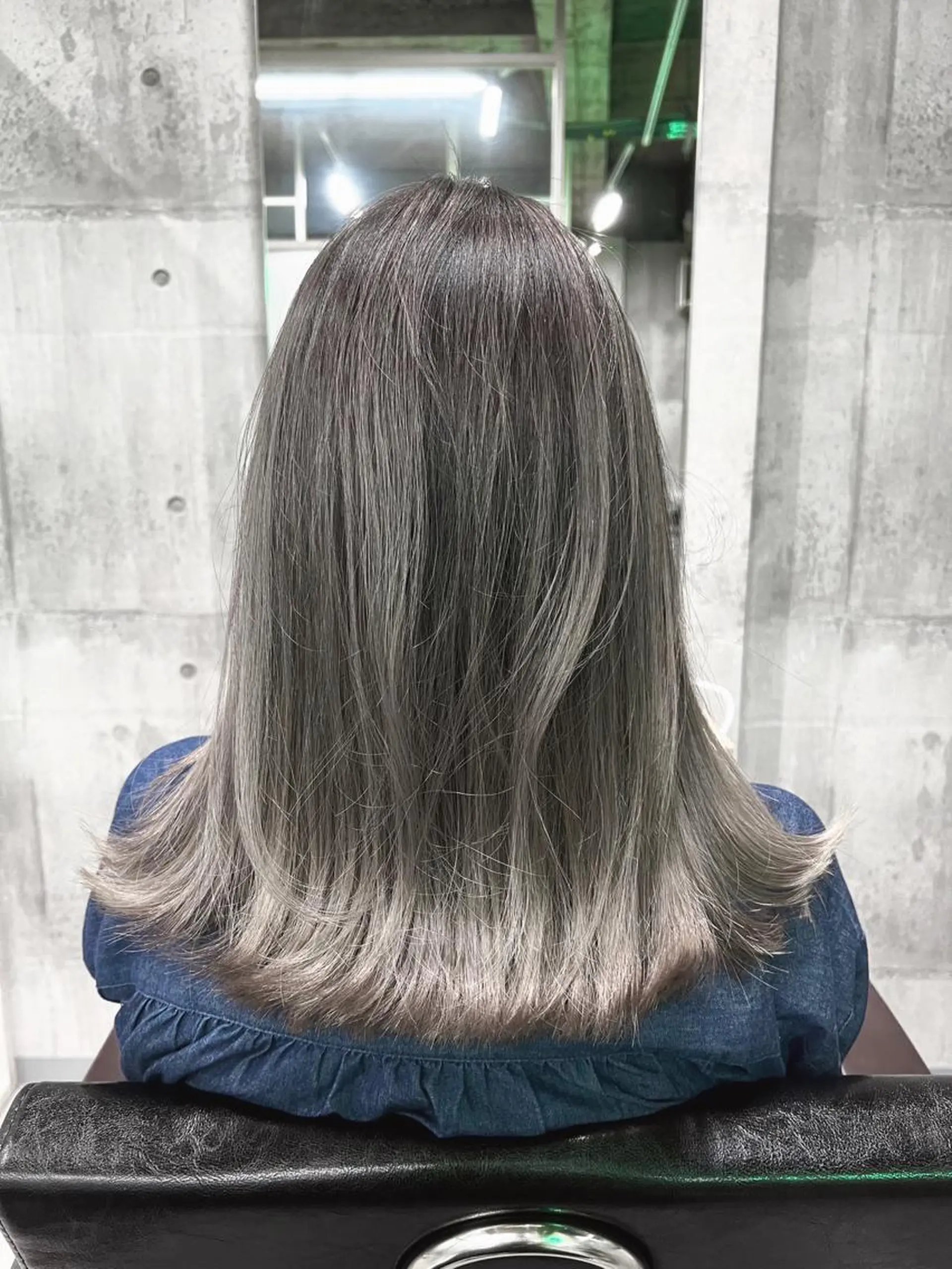 ロング ボブ ハイライト 髪質改善 newi ナカノのヘアスタイル