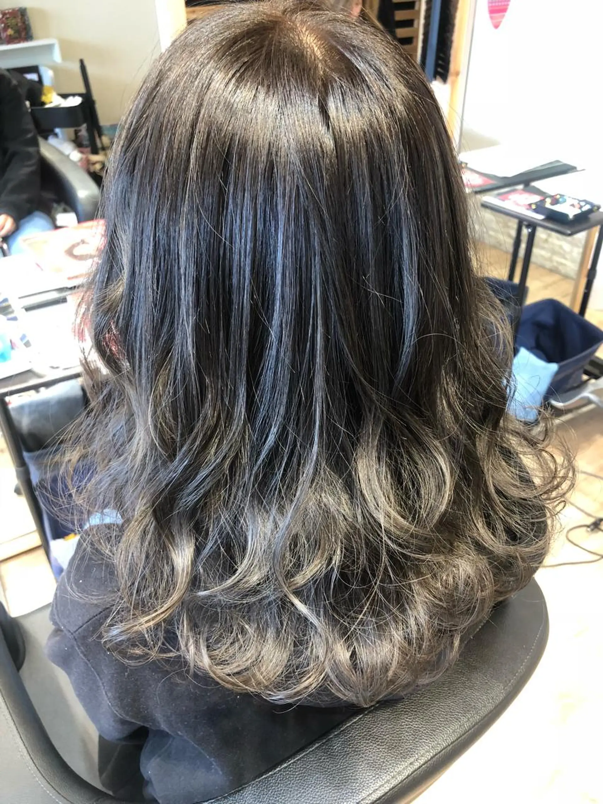カラー 早川 真幸のヘアスタイル