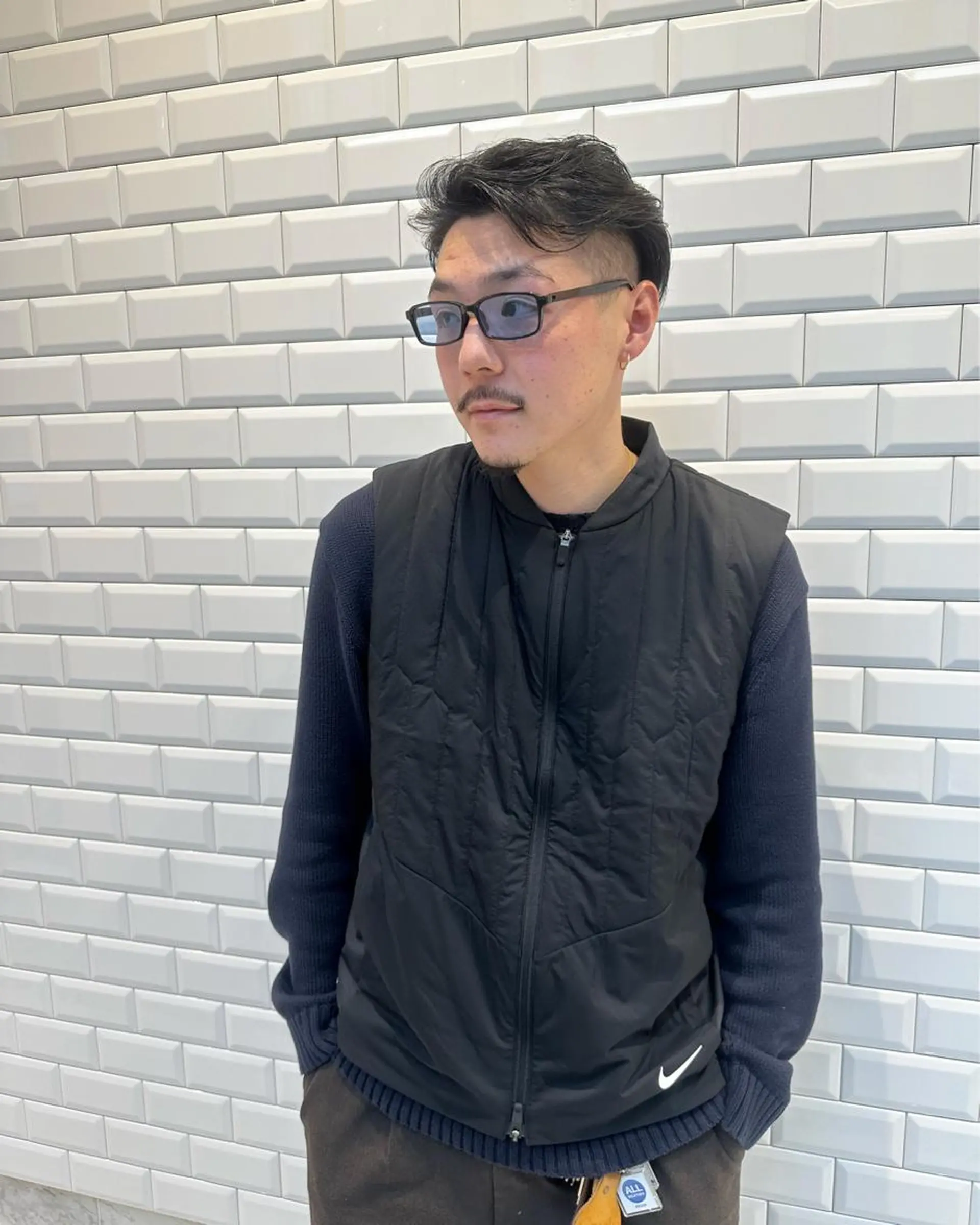 ショート カラー メンズ 刈り上げ 黒髪 カット ヘアカラー SALOWIN me＋店所属・半個室サロン🫧 ササキアヤカのヘアスタイル